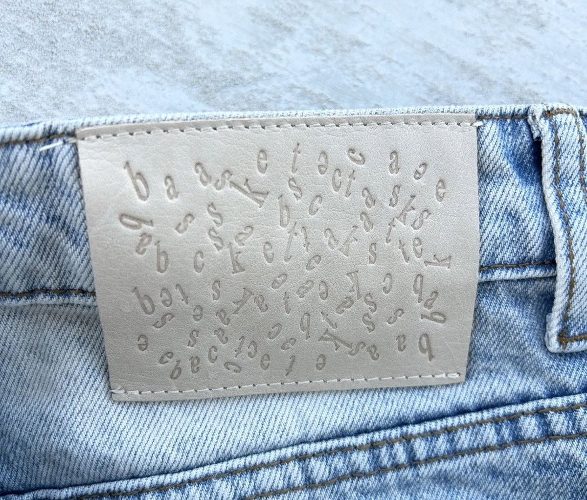 basketcase gallery Basketcase Gallery LAX Baggy Light Wash Denim Jeans Size US 32 / EU 48 - 4 Thumbnail