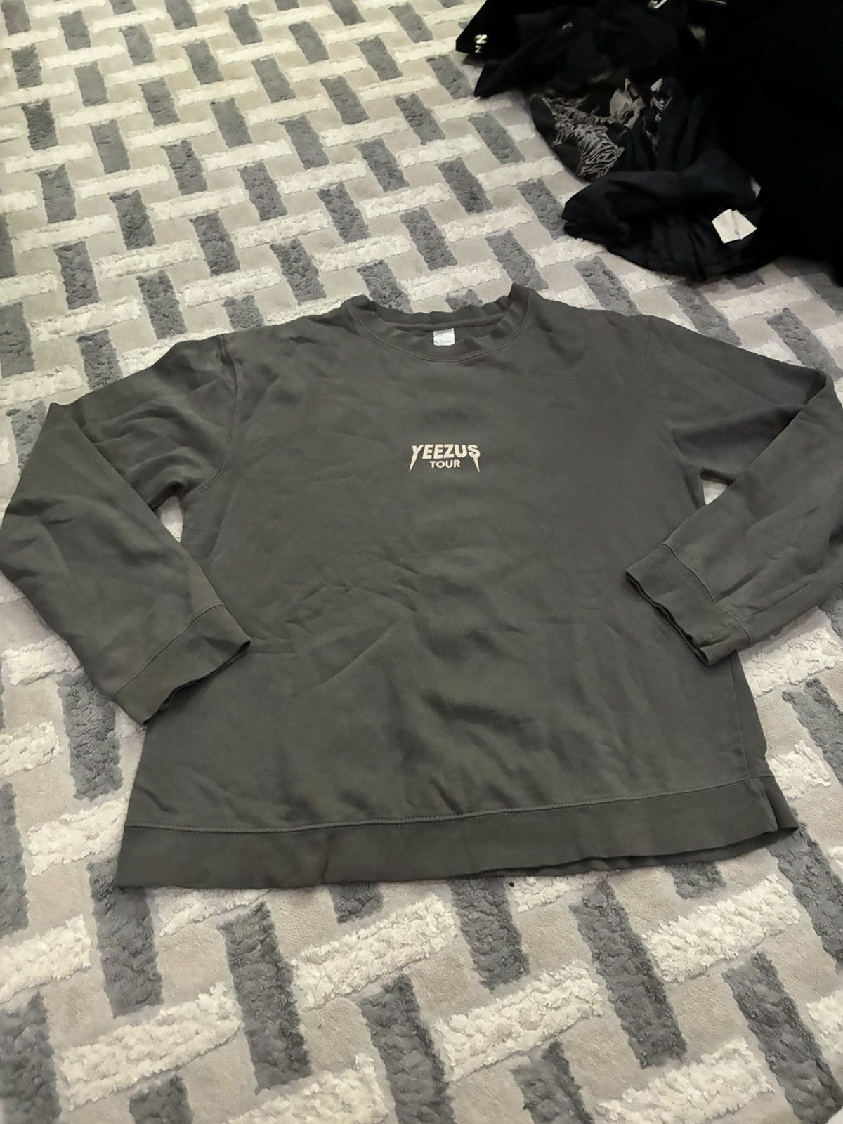 KANYE YEEZY WEST YEEZUS TOUR cross CREWNECK SWEATER