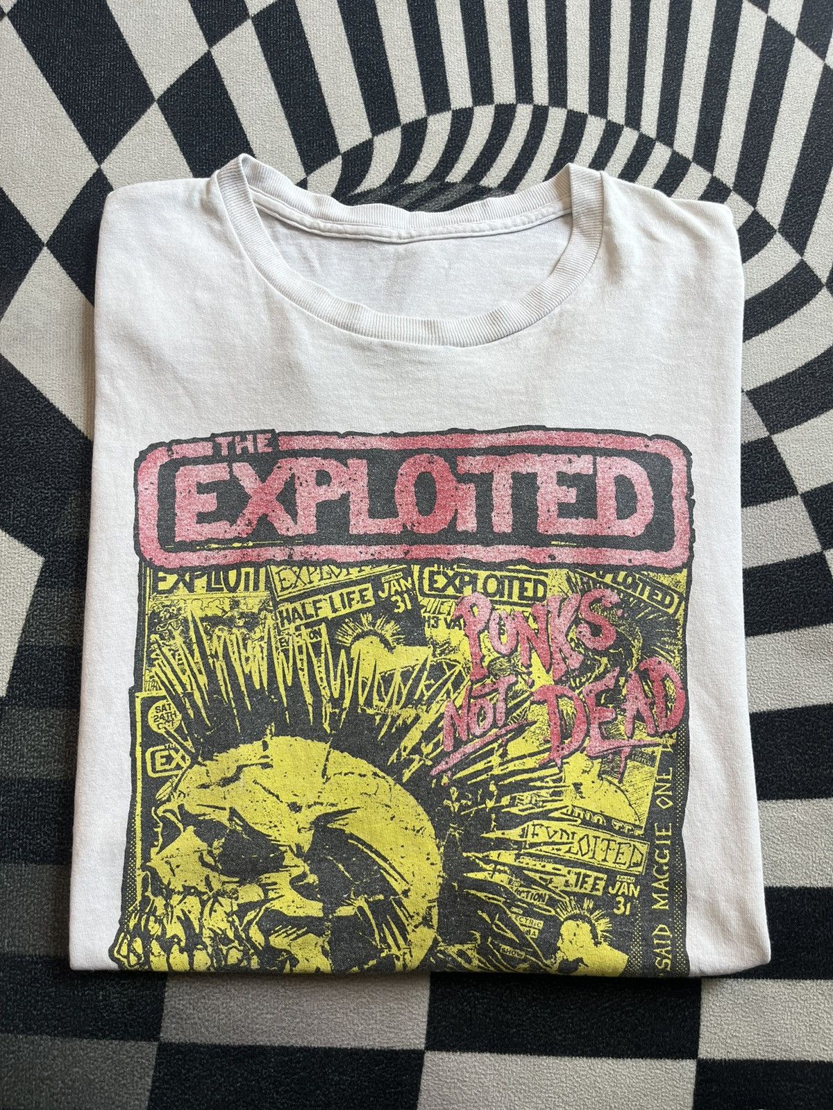 Band Tees Vintage THE EXPLOITED Punk’s Not Dead 00’s Tshirt Size US XXL / EU 58 / 5 - 1 Thumbnail