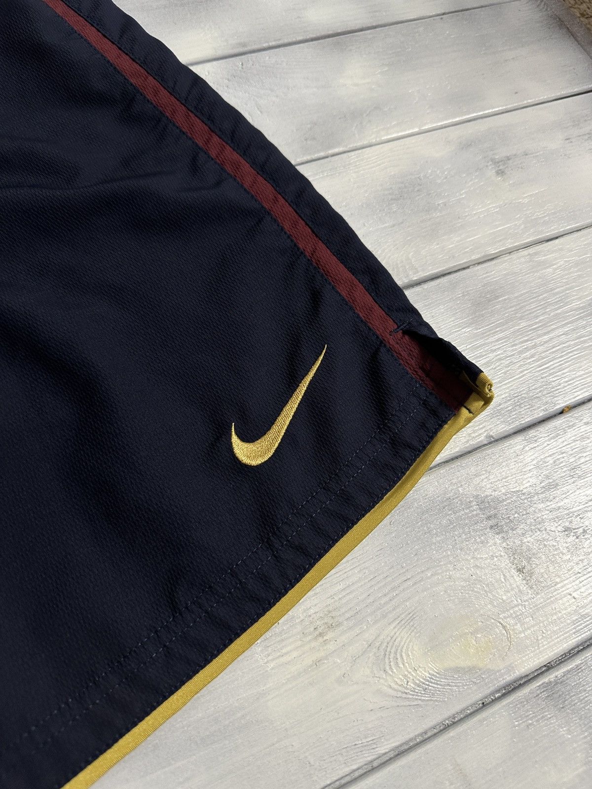 Nike Rare Vintage Soccer Shorts Nike Arsenal Size M Size US 32 / EU 48 - 3 Thumbnail