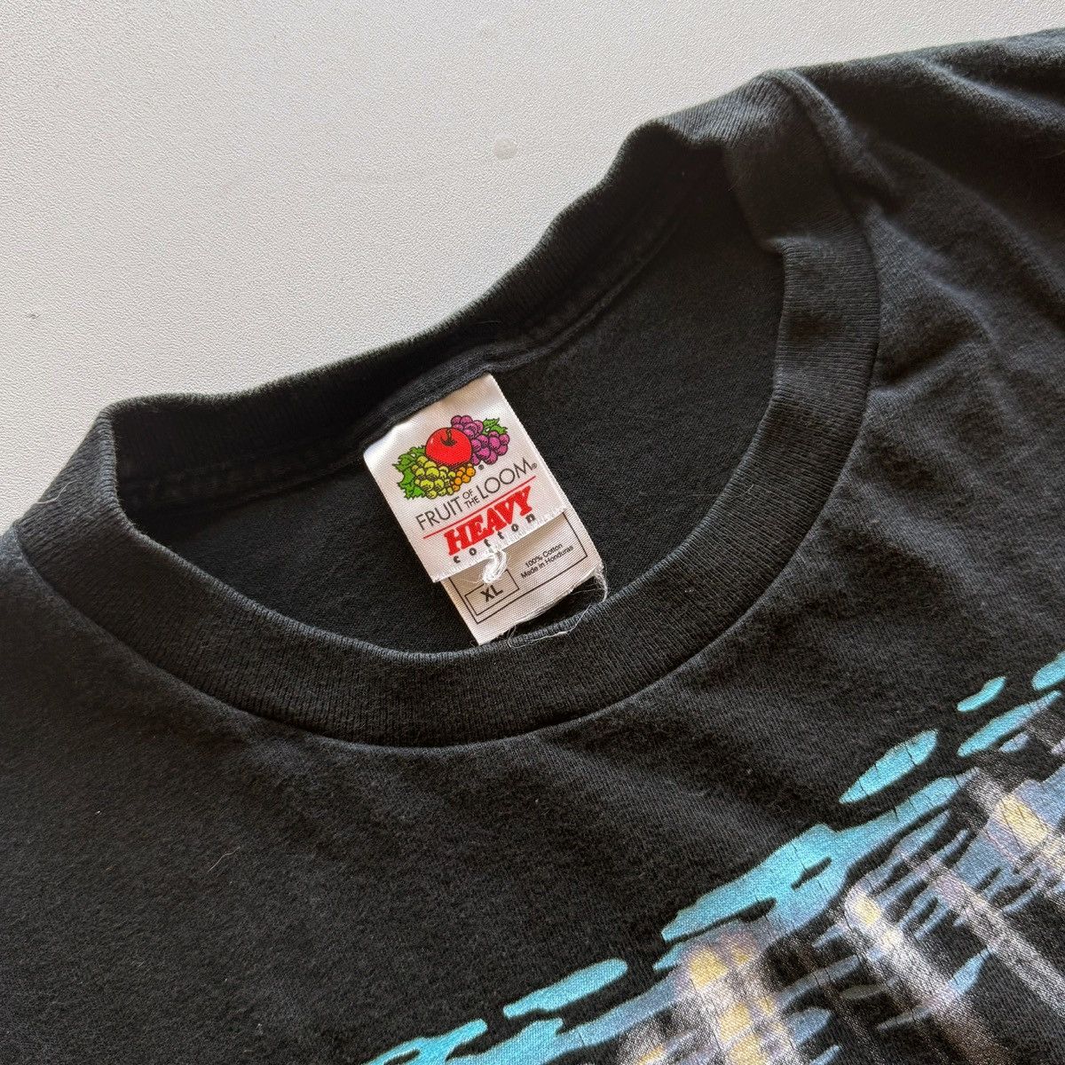 Vintage 2001 Vintage Y2K Grey Whale Nature Tee Size US XL / EU 56 / 4 - 6 Thumbnail
