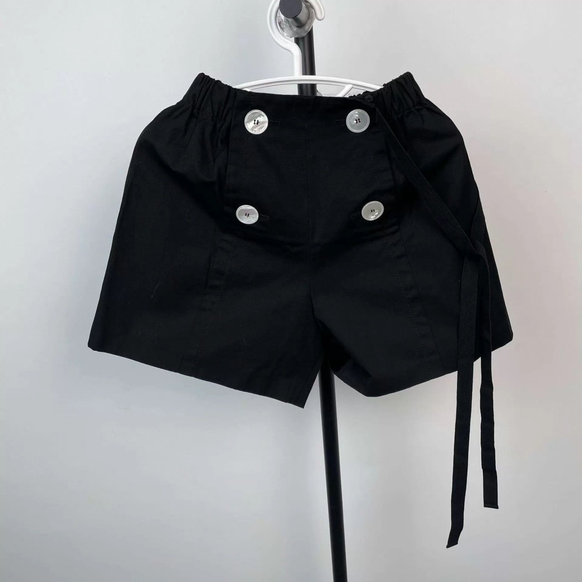 Prada Prada cotton shorts black size 36 Grade A Size 25" / US 0 / IT 36 - 1 Thumbnail