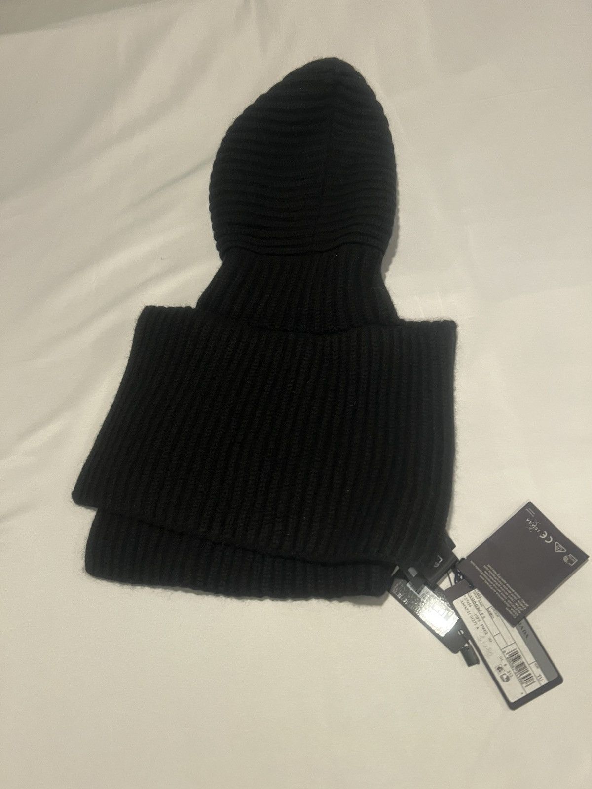 Prada Prada cashmere hat/scarf balaclava. $2190 Size ONE SIZE - 10 Thumbnail
