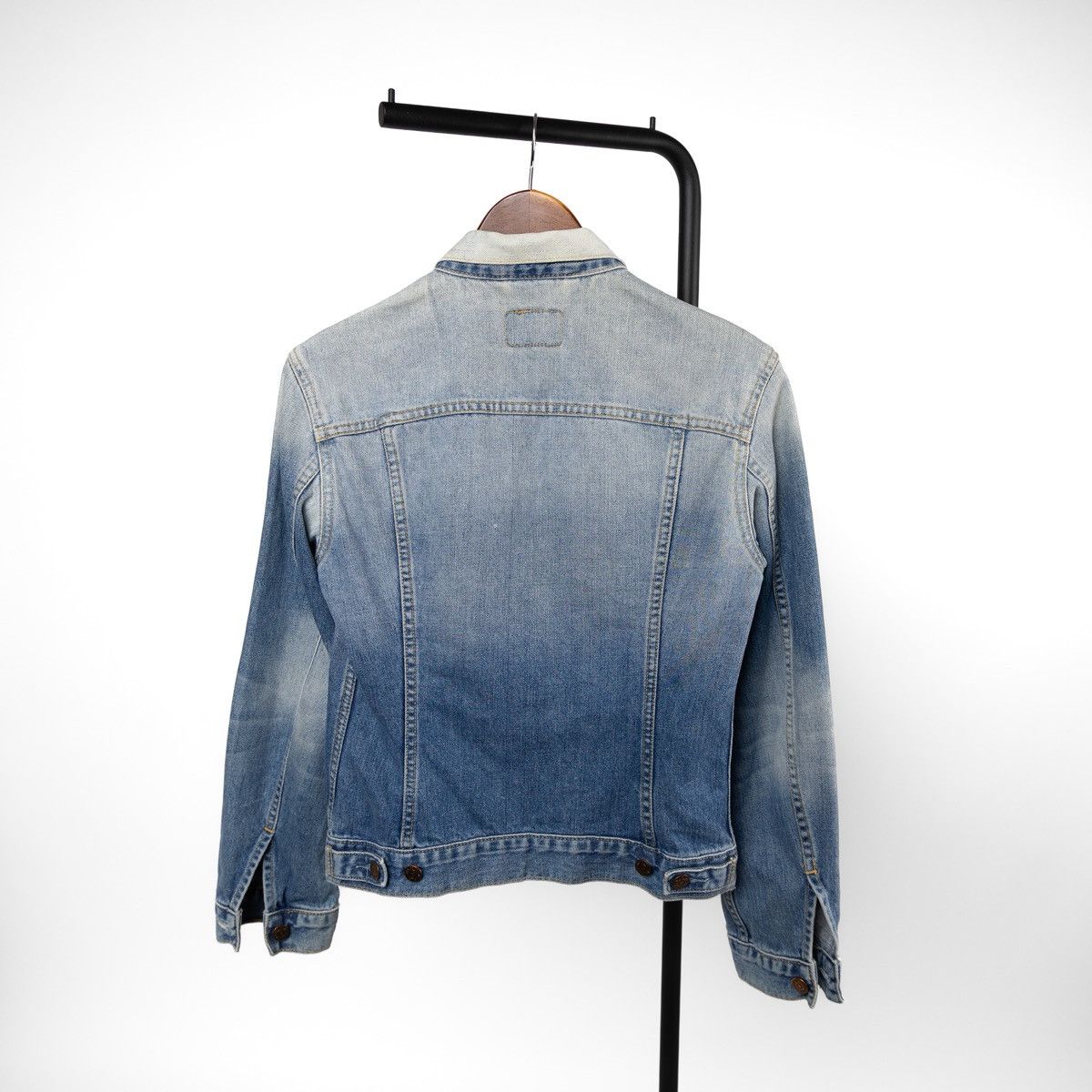 Levi's Levis Womens Denim Jacket Blue White Fade Trucker Button Up Size M / US 6-8 / IT 42-44 - 2 Thumbnail