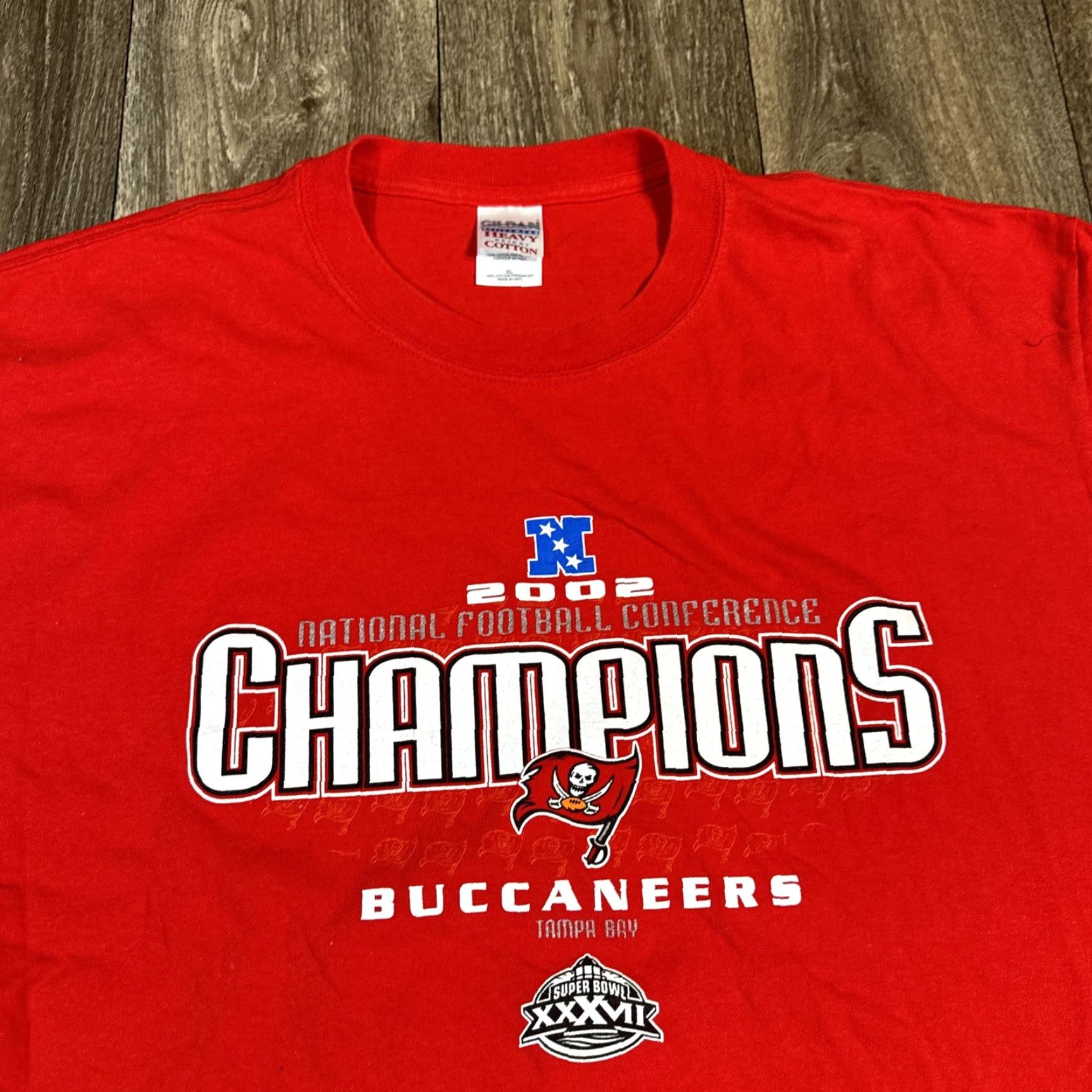 NFL VINTAGE Tampa Bay Buccaneers NFC Champs NFL T-Shirt XL Men Red Size US XL / EU 56 / 4 - 5 Thumbnail