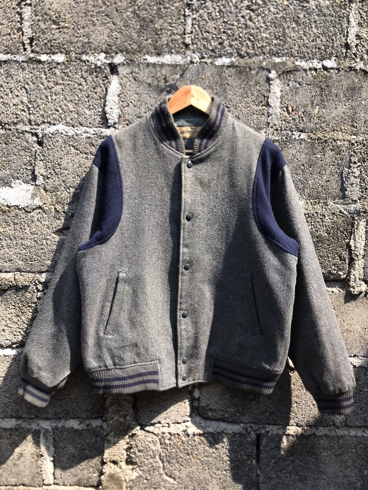 Japanese Brand × Vintage 🔥Vintage Debordal Grey Wool Varsity Jacket Size US L / EU 52-54 / 3 - 1 Thumbnail