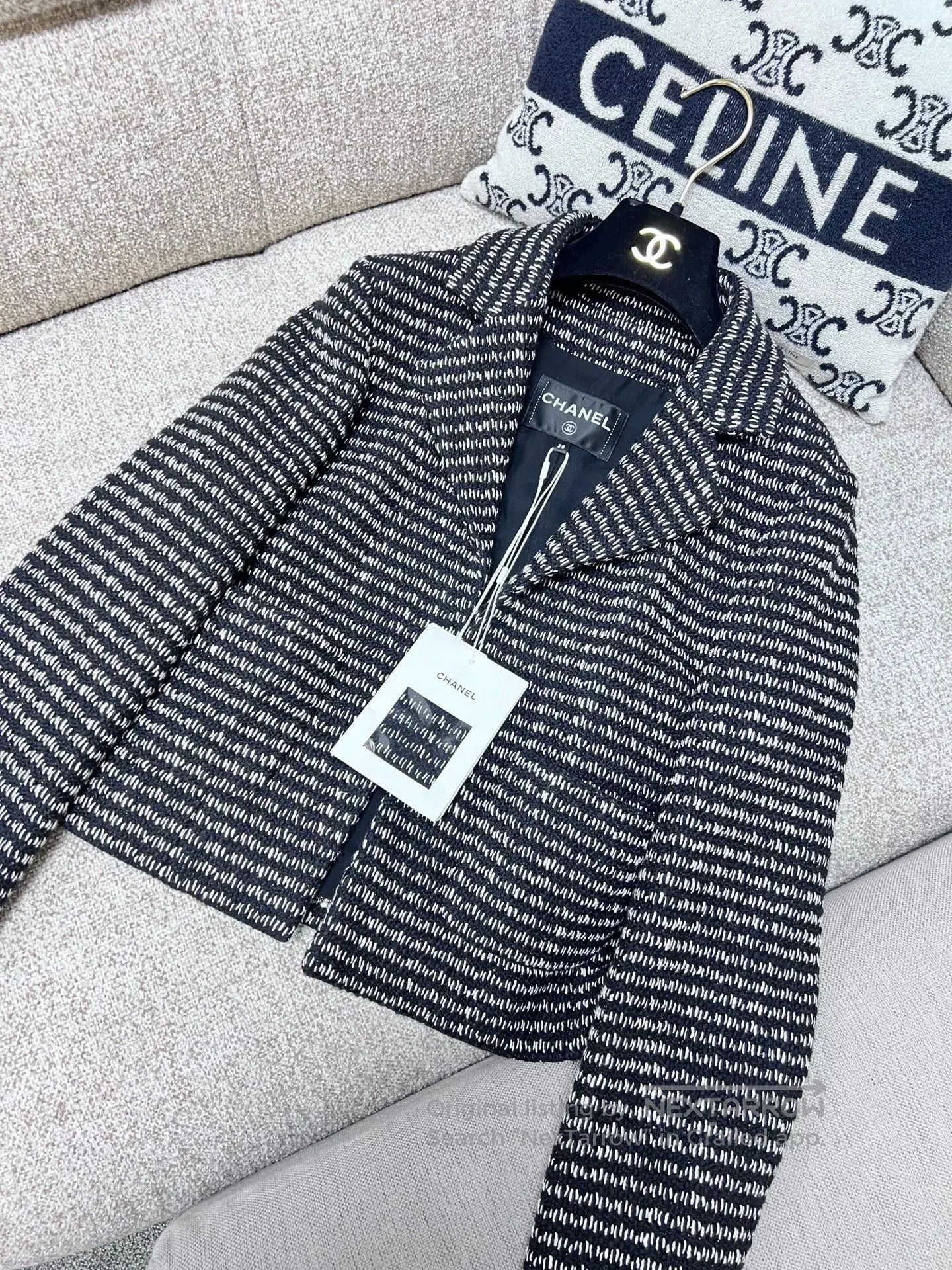 Chanel Chanel 23A Black White Tweed Lapel Jacket. Size S / US 4 / IT 40 - 3 Thumbnail