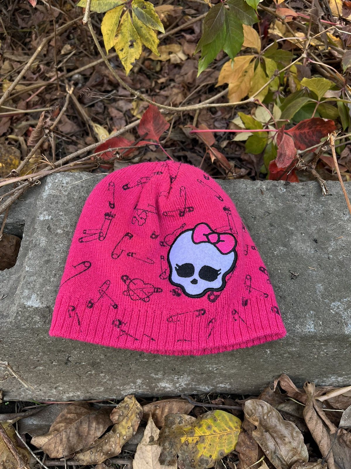 Cartoon Network Monster High y2k Skull Beanie Hat Size ONE SIZE - 7 Thumbnail