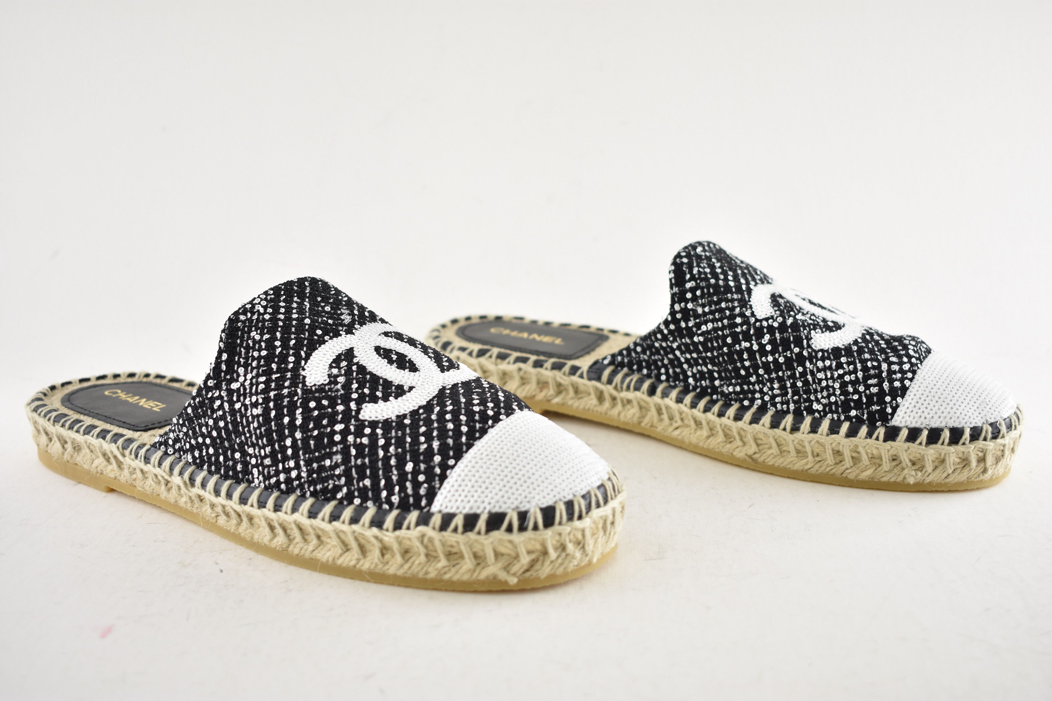 Chanel 24P White CC Logo Backless Espadrille Slide Flat 40