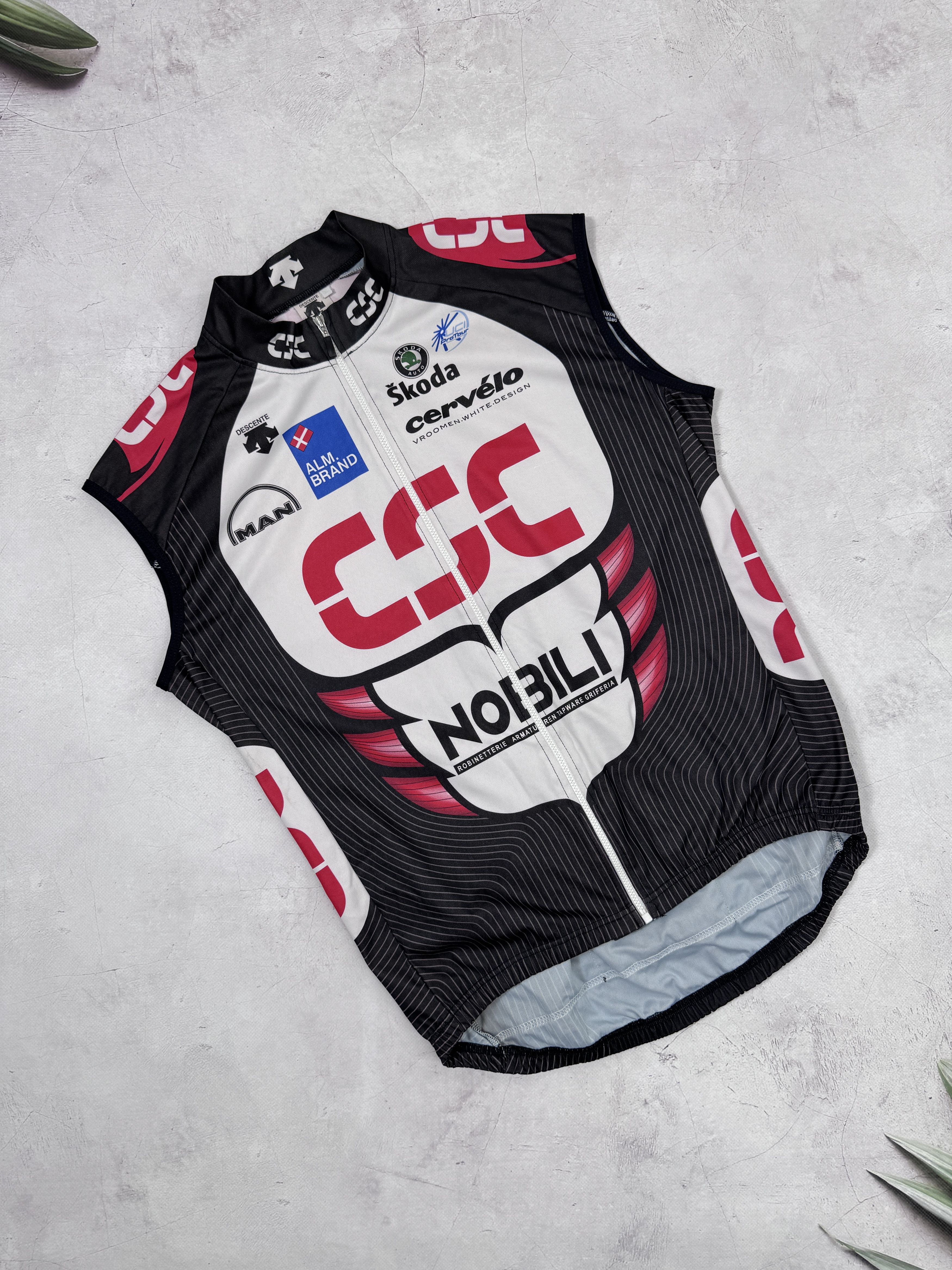 Sports Specialties Descente Team CSC Skoda Man Nobili Vest Cycling Jersey Size US M / EU 48-50 / 2 - 1 Thumbnail