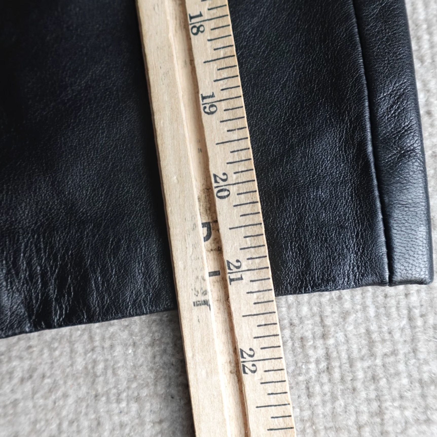 Express VINTAGE Express Womens Skirt 13 Black Solid Pencil Back Lace Leather NEW Y2K Size 34" / US 12 / IT 48 - 7 Thumbnail