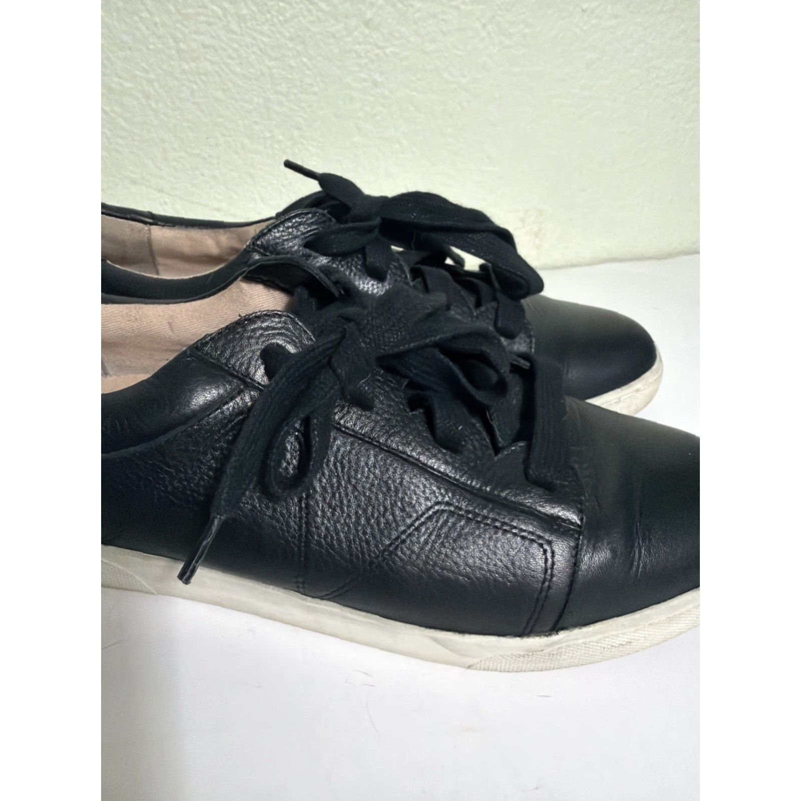 Vionic Vionic Chantelle Sneaker Women Leather Black Lace Up Size 9 Size US 9 / IT 39 - 4 Thumbnail
