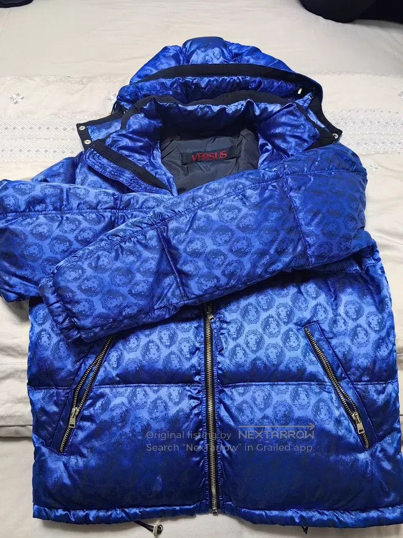 Versace Versace Blue jacquard down jacket Size M / US 6-8 / IT 42-44 - 2 Thumbnail