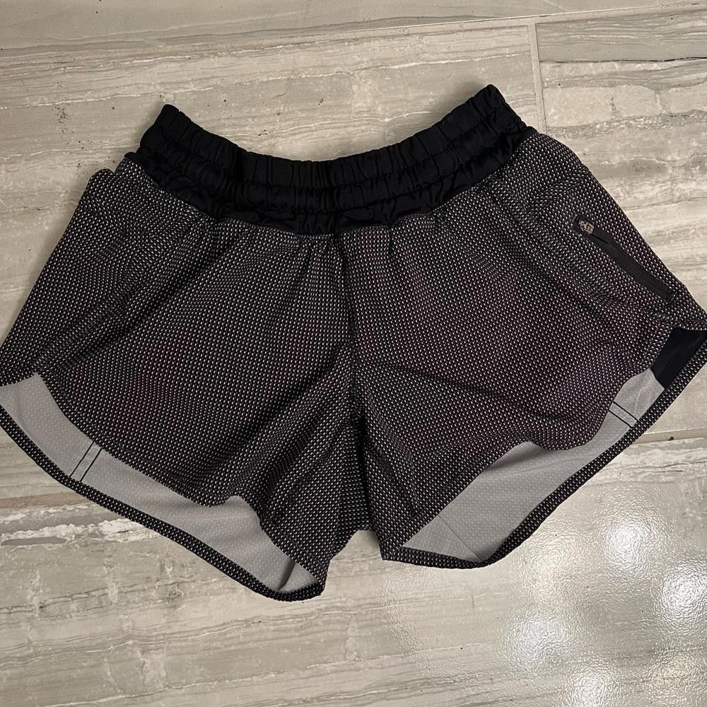 Lululemon Lululemon tracker black white size 4 Size 27" / US 4 / IT 40 - 1 Thumbnail