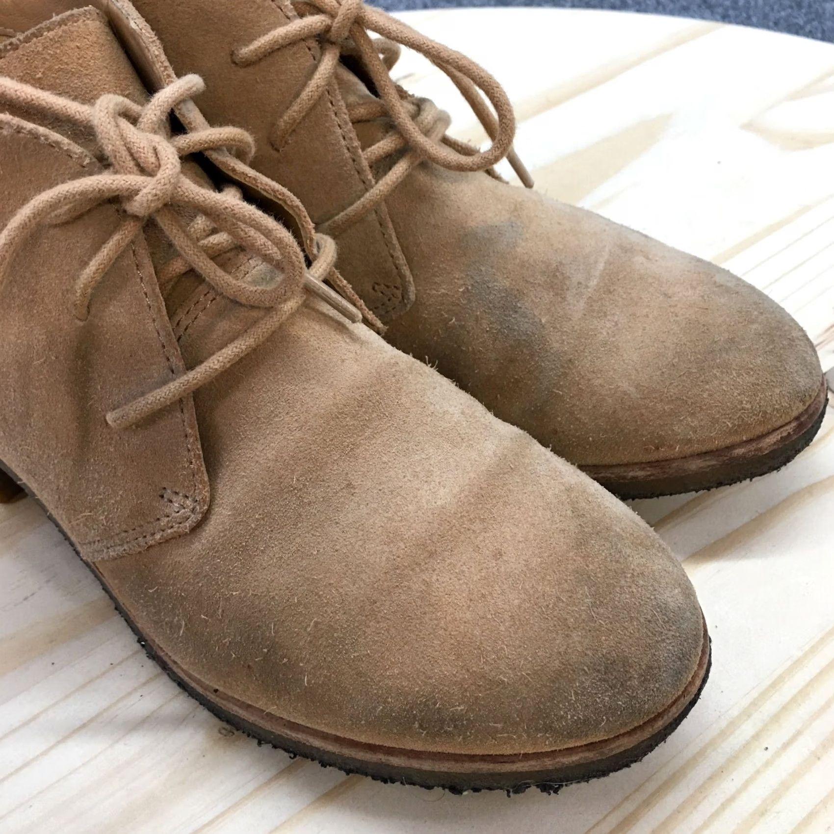 Clarks Clarks Originals Boots Womens 7.5 M Phenia Carnaby Chukka Brown Suede Heels Size US 8 / IT 38 - 6 Thumbnail