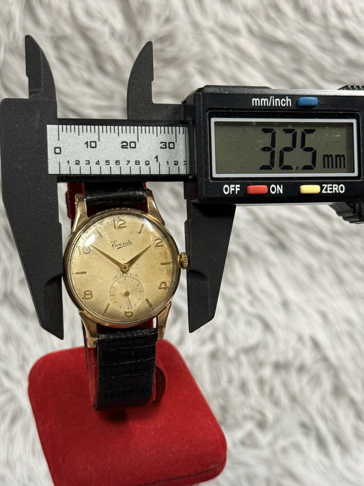 Vintage Vintage 1970’s EVERITE 15 jewels Manual Watch 9CT. Gold Size ONE SIZE - 12 Thumbnail