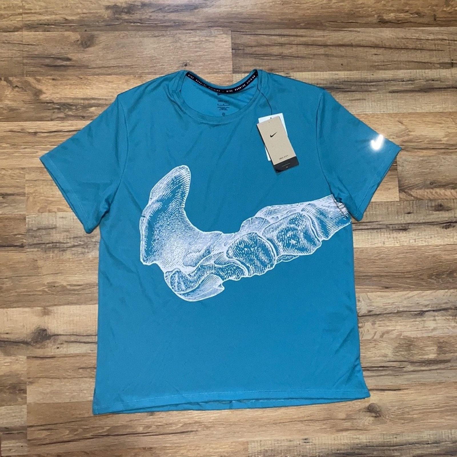 Nike Nike skeleton bone swoosh UPF 40+ short sleeve Size US M / EU 48-50 / 2 - 2 Thumbnail