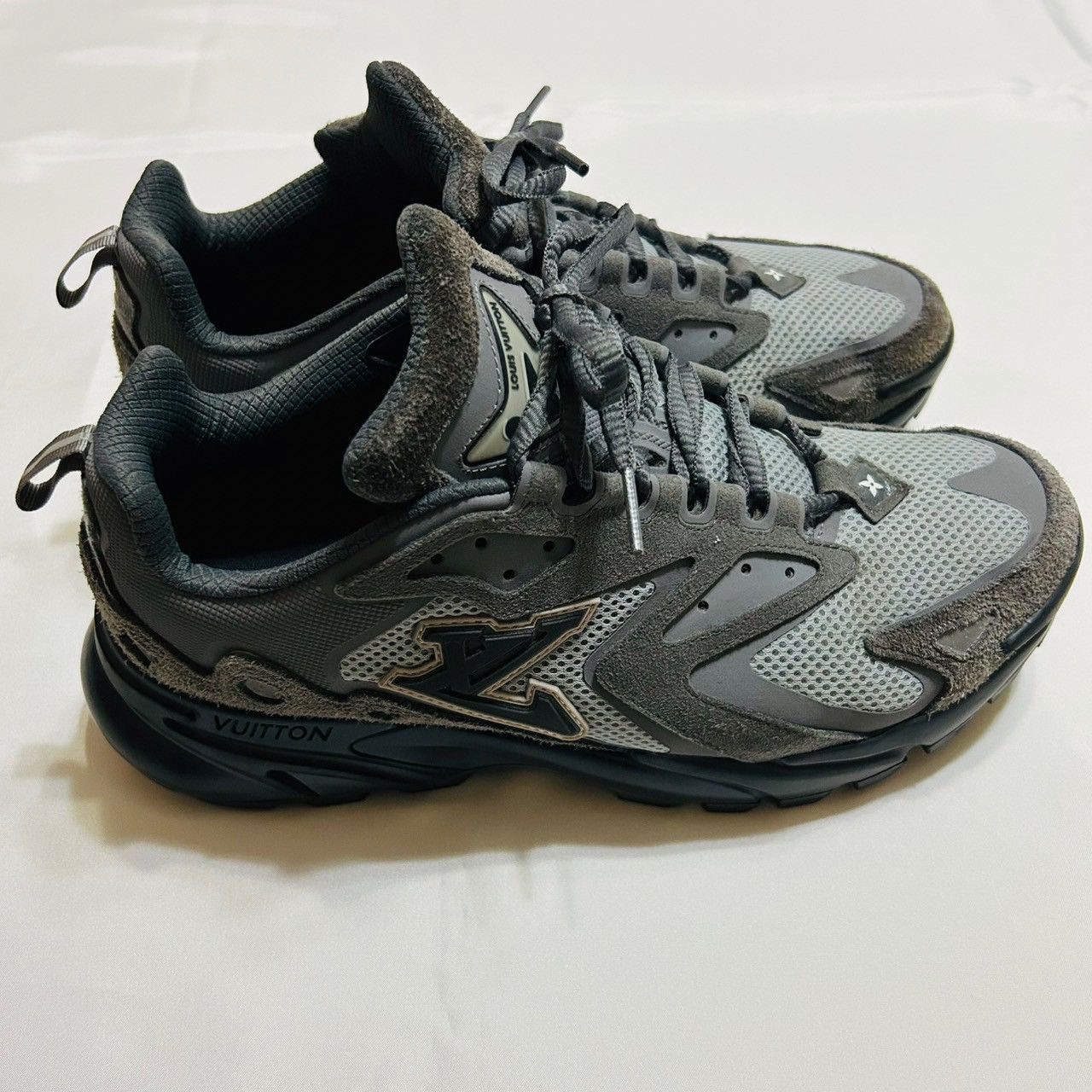 Louis Vuitton Louis Vuitton Runner Tactic Sneaker Size US 7.5 / EU 40-41 - 4 Thumbnail