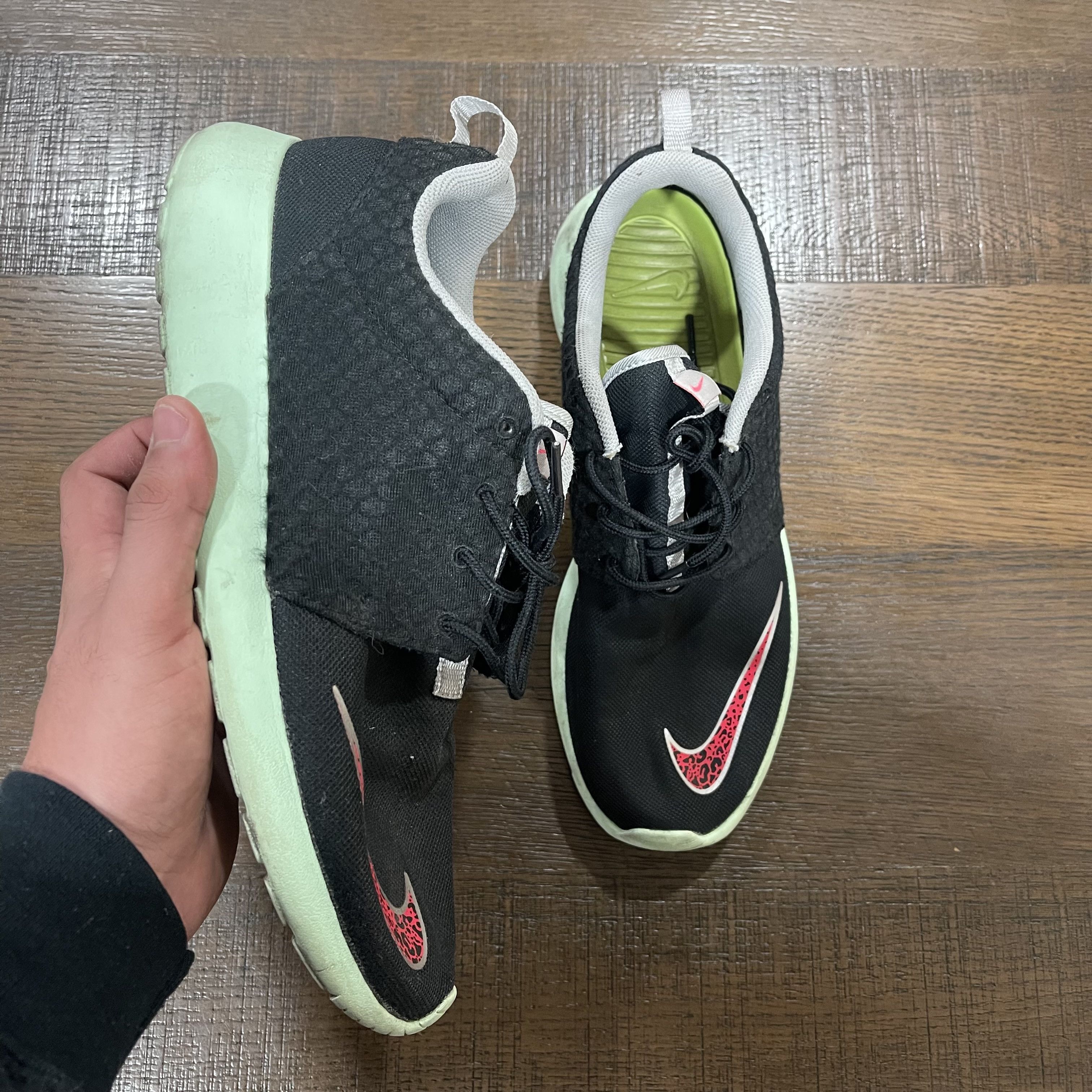 Nike 2013 Nike Roshe One FB Yeezy Sneakers Size US 10.5 / EU 43-44 - 3 Thumbnail