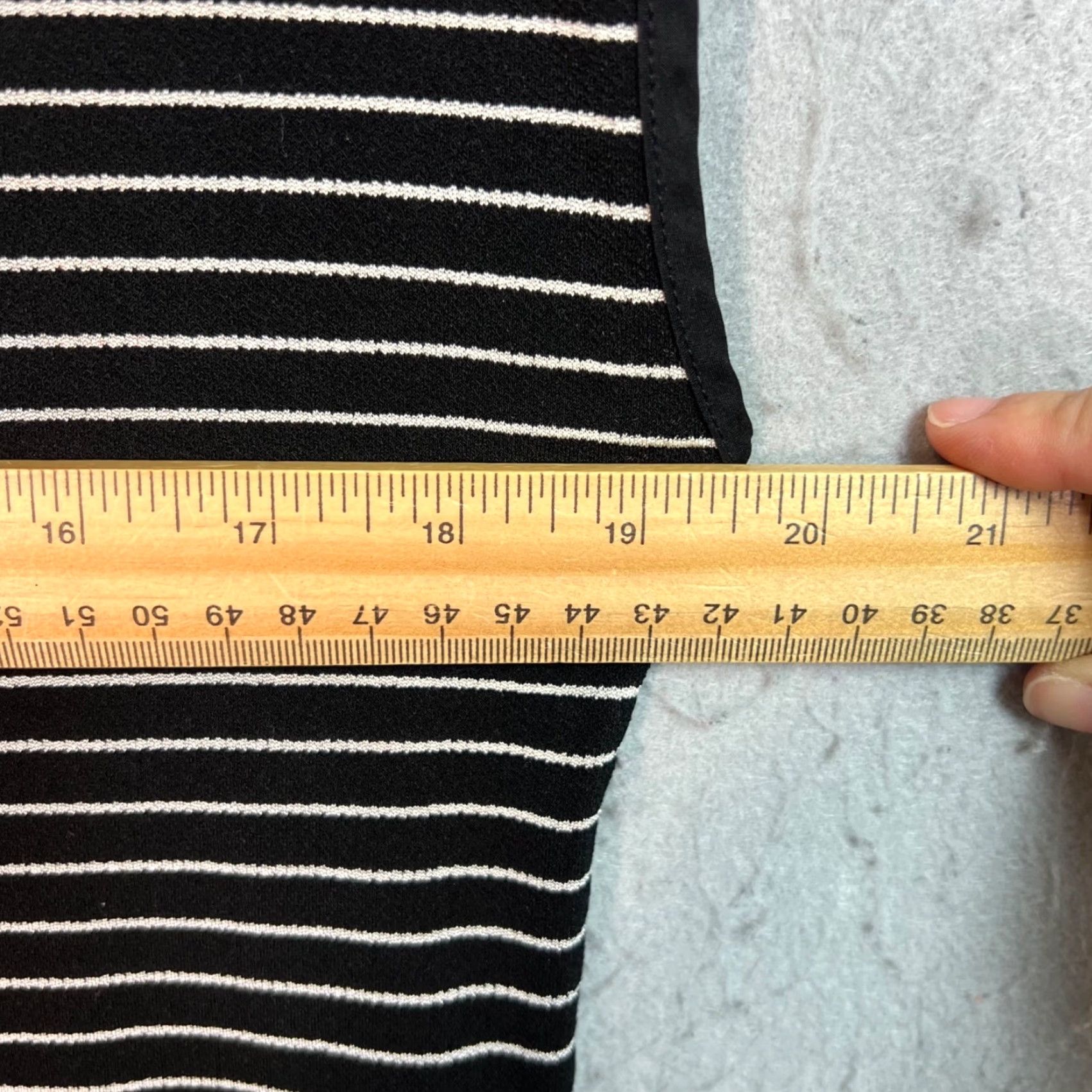 Banana Republic Banana Republic Womens XS Black & White Striped Cap Sleeve Top Polyester Blend Size XS / US 0-2 / IT 36-38 - 5 Thumbnail