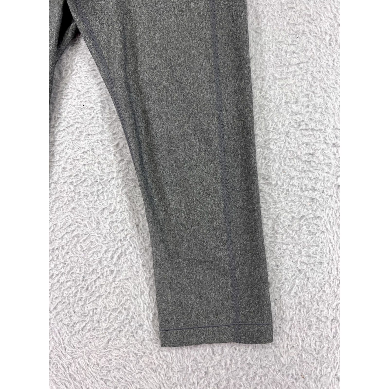 Under Armour Under Armor Leggings Womens M Gray Crop Capri Athletic Polyester Blend Yoga Size 32" / US 10 / IT 46 - 5 Thumbnail