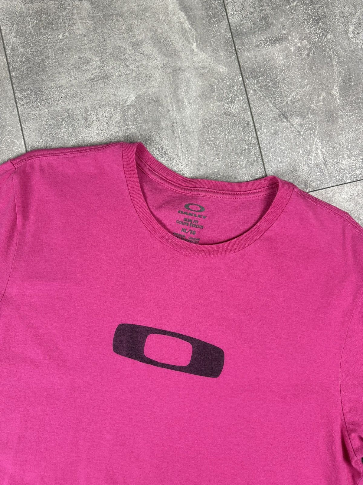 Oakley Oakley Mens Centr Logo Pink T-Shirt Size US XL / EU 56 / 4 - 2 Thumbnail