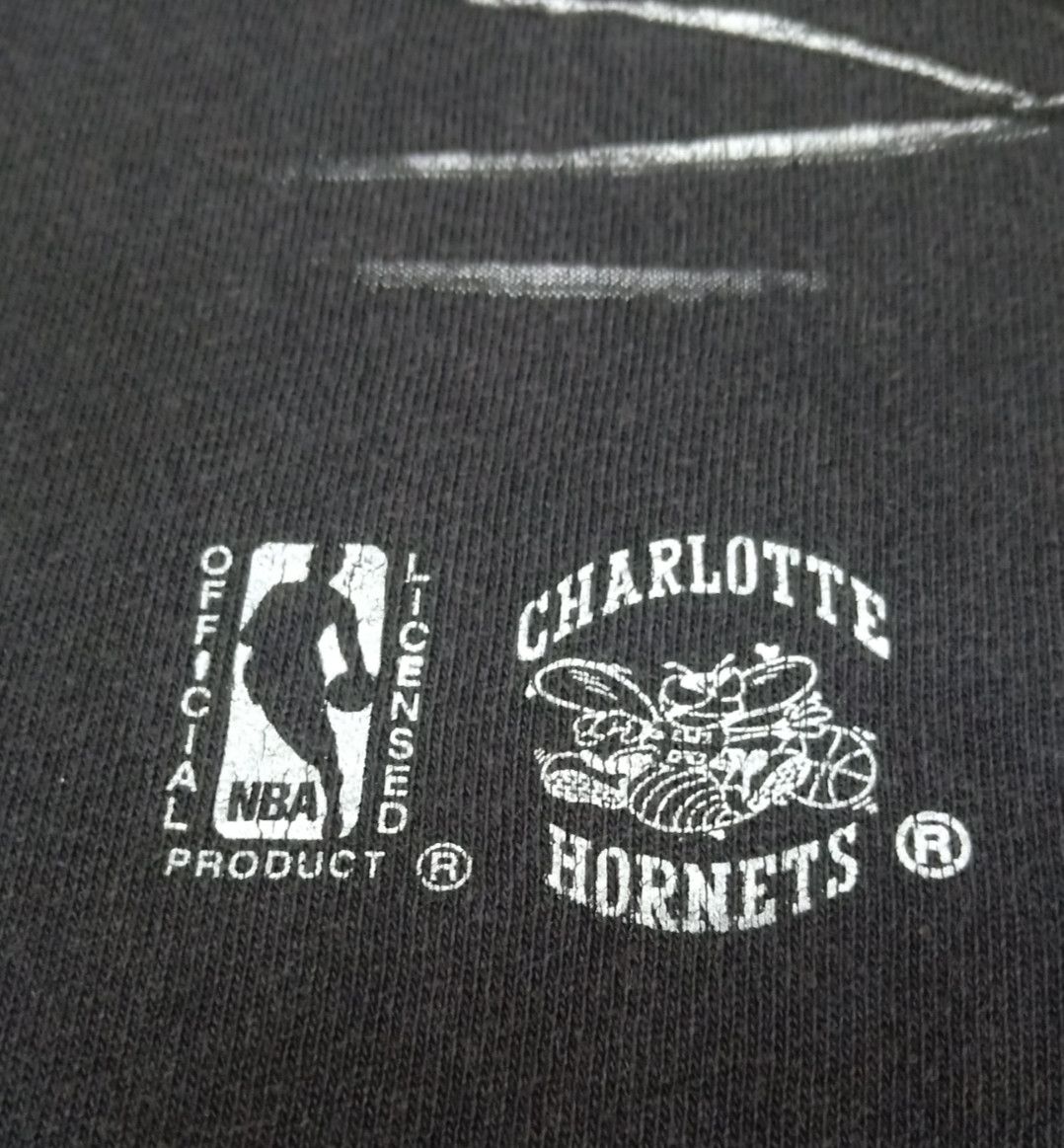 NBA Vintage 90s NBA Charlotte Hornets T-shirt Size US L / EU 52-54 / 3 - 10 Thumbnail