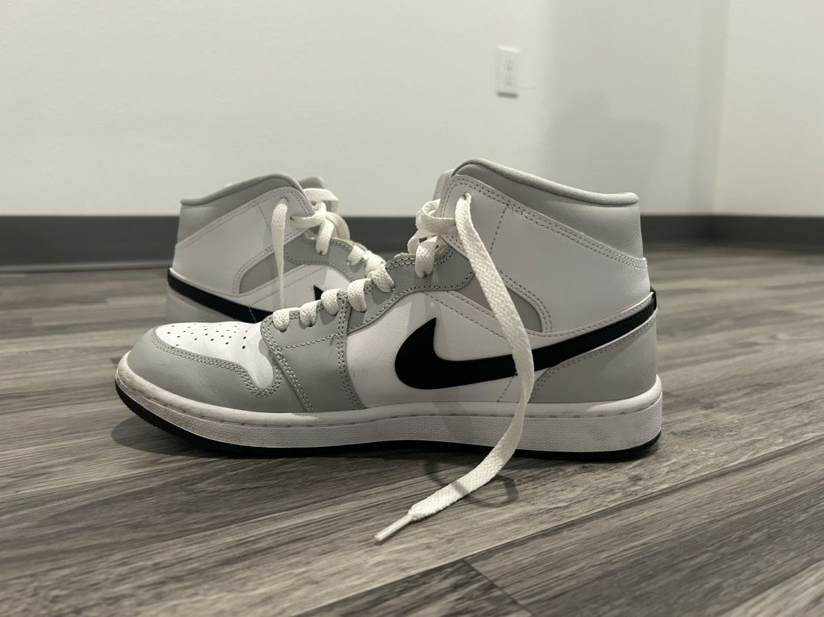 Nike Jordan 1 mid - Light Smoke Grey Size US 10.5 / EU 43-44 - 3 Thumbnail