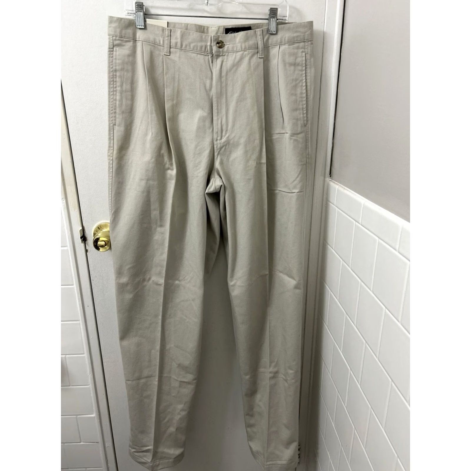 Eddie Bauer Eddie Bauer Pants Mens 36x34 Beige Khaki Relaxed Fit Pleated Trousers Size US 36 / EU 52 - 5 Thumbnail