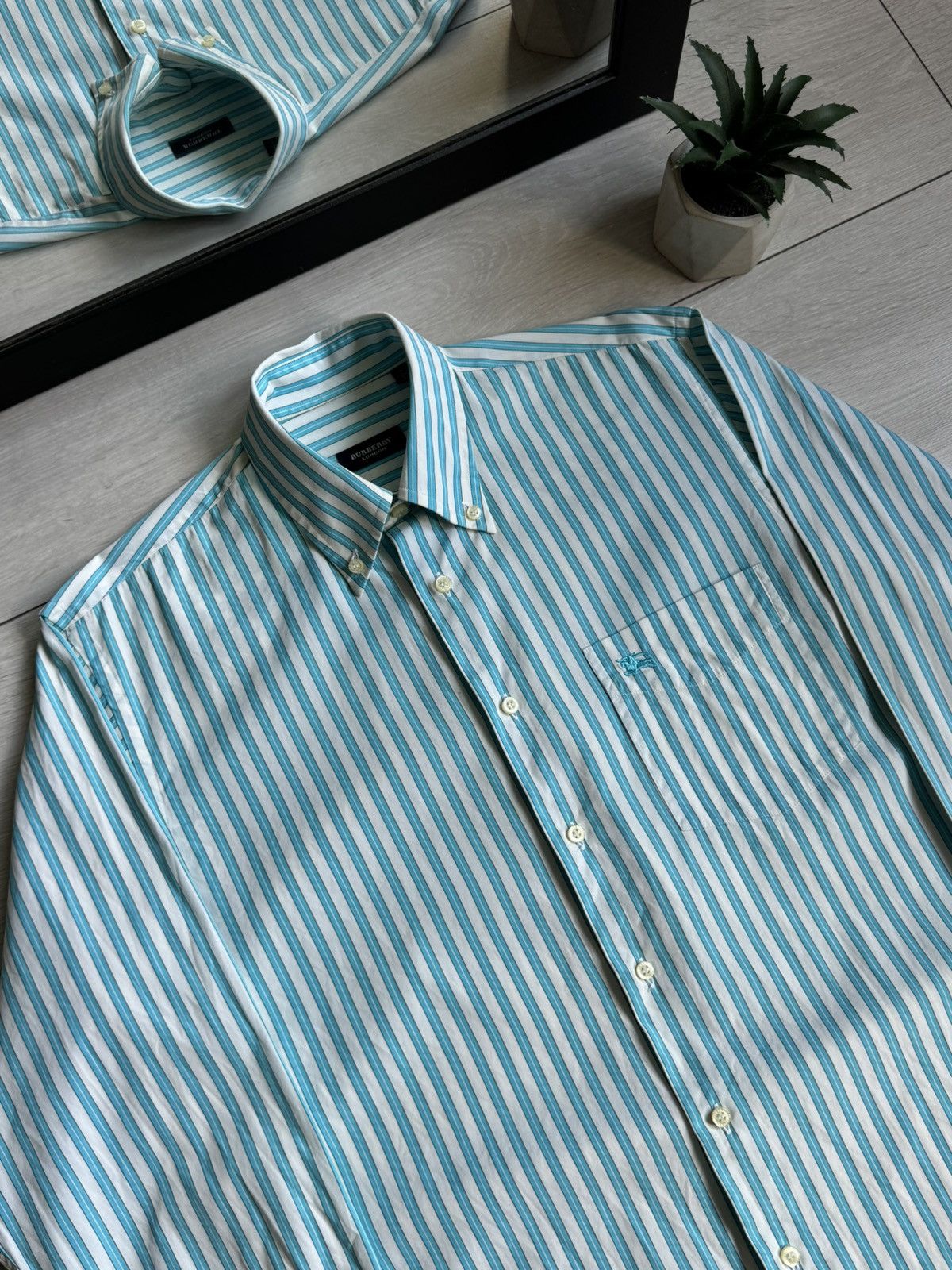 Burberry Vintage Burberry Stripped Button Up Shirt Size US S / EU 44-46 / 1 - 5 Thumbnail