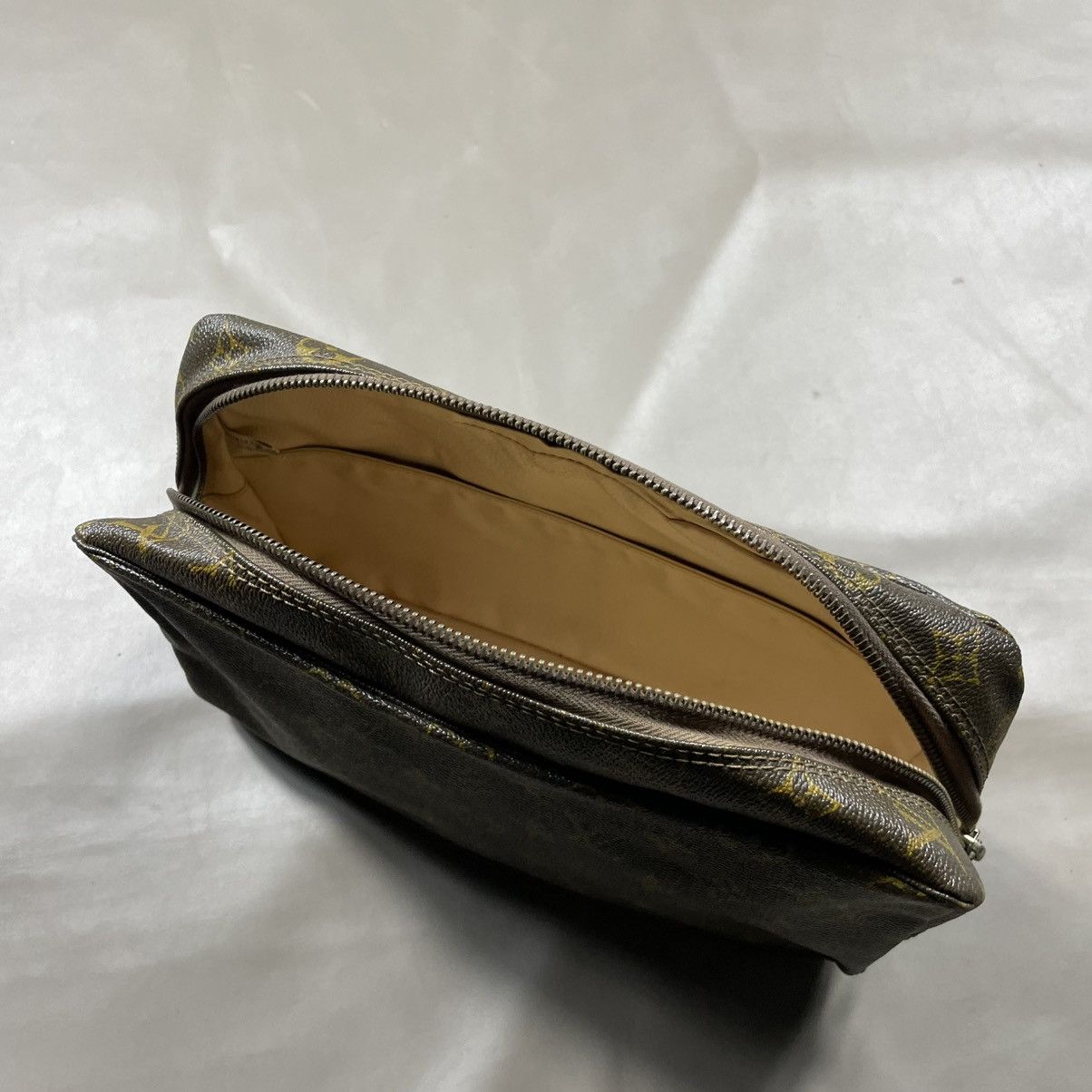 Louis Vuitton Louis Vuitton Toiletry Pouch Brown Size ONE SIZE - 6 Thumbnail
