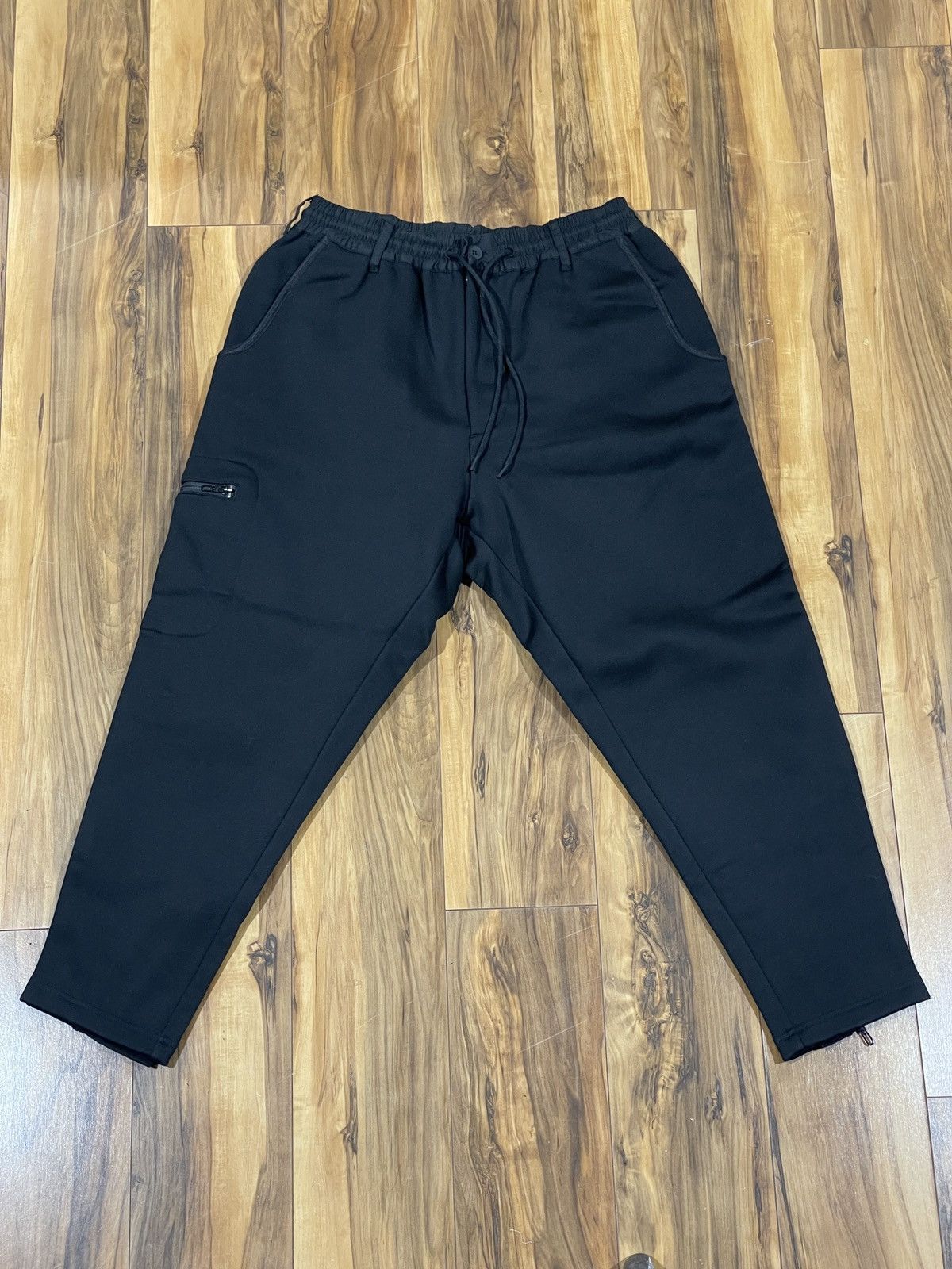 image of Y3 Adidas Tech Pants Cargo Bind Yohji Yamamoto in Black, Men's (Size 32)