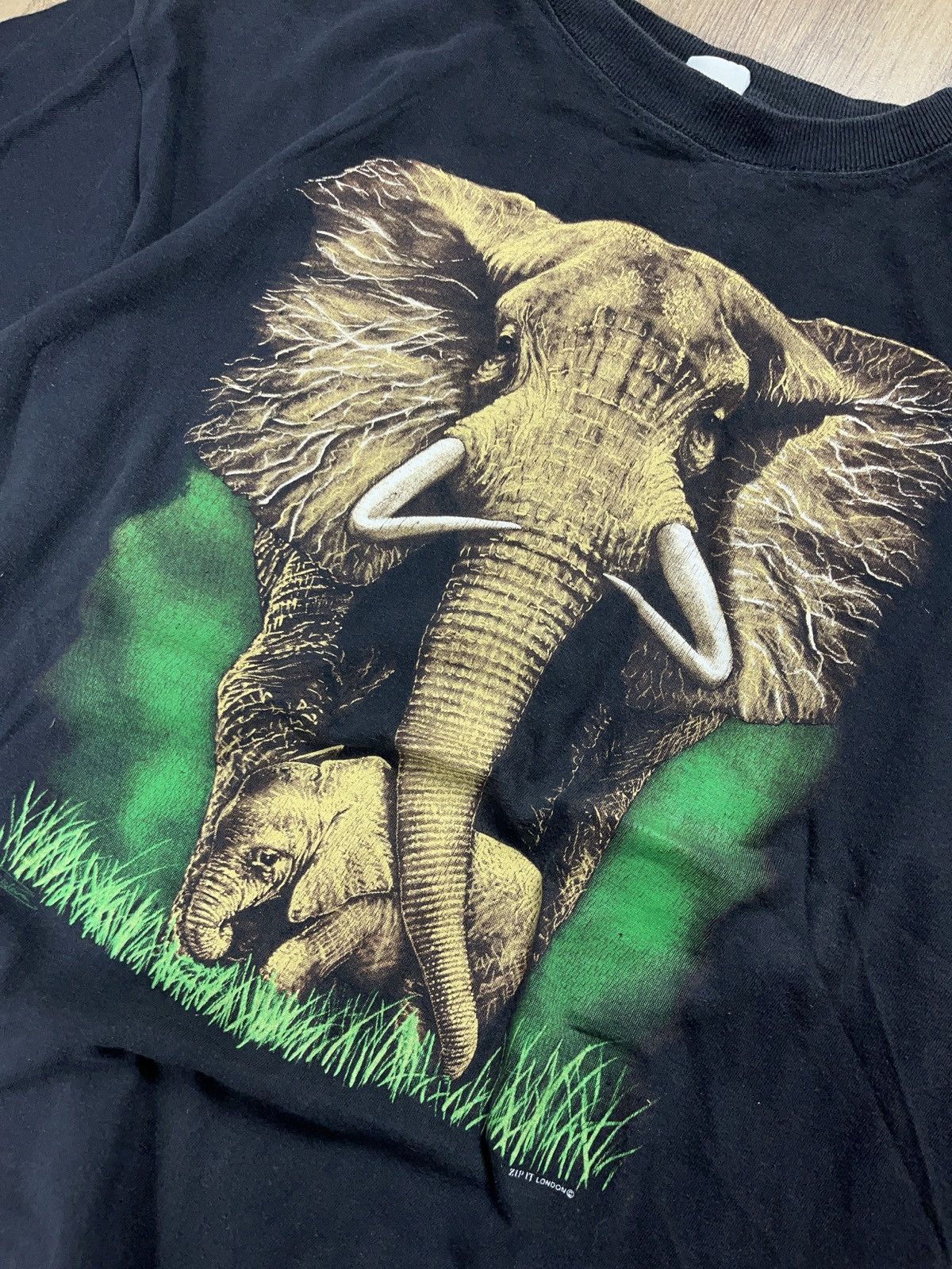 Other ➕90s vintage safari elephant animal t-shirt sunfade Size US XL / EU 56 / 4 - 2 Thumbnail