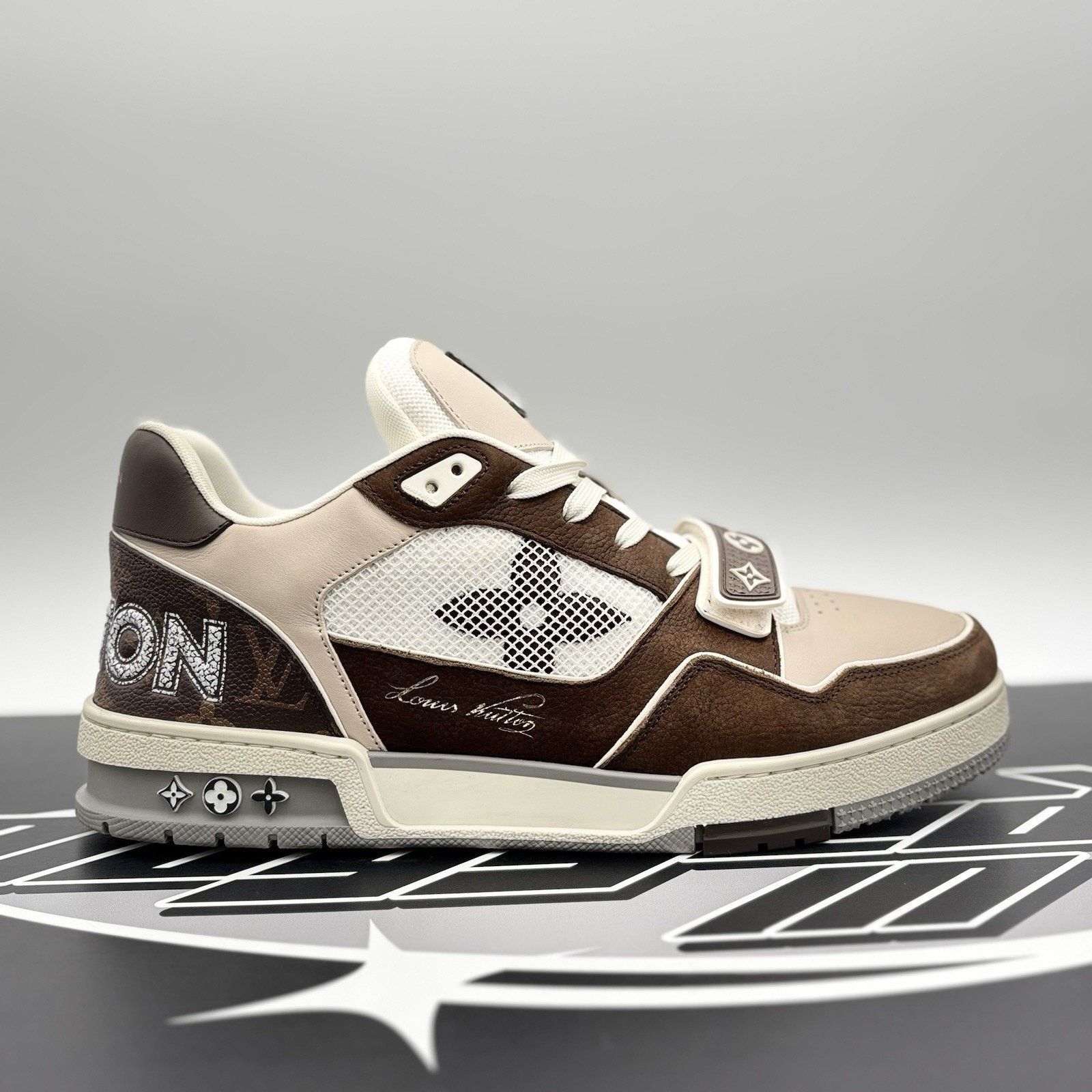 Louis Vuitton 10-10.5 US Louis Vuitton Trainer Strap ' Brown Beige ' GREAT Size US 10 / EU 43 - 2 Thumbnail