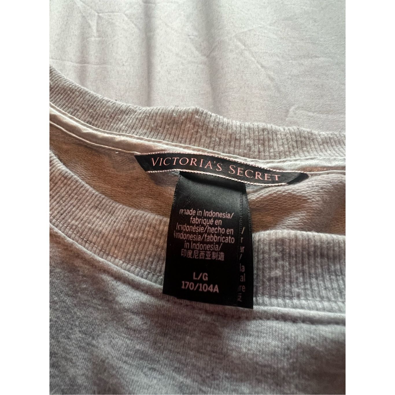 Victoria's Secret Victoria’s Secret Grey Crewneck Top Woman’s Size Large Size L / US 10 / IT 46 - 7 Thumbnail