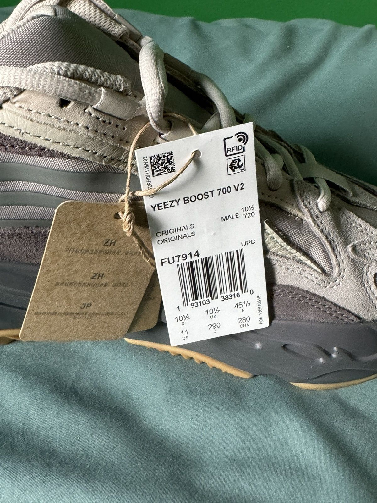 Adidas Adidas Yeezy 700 V2 Tephra 2019 Size US 11 / EU 44 - 11 Thumbnail