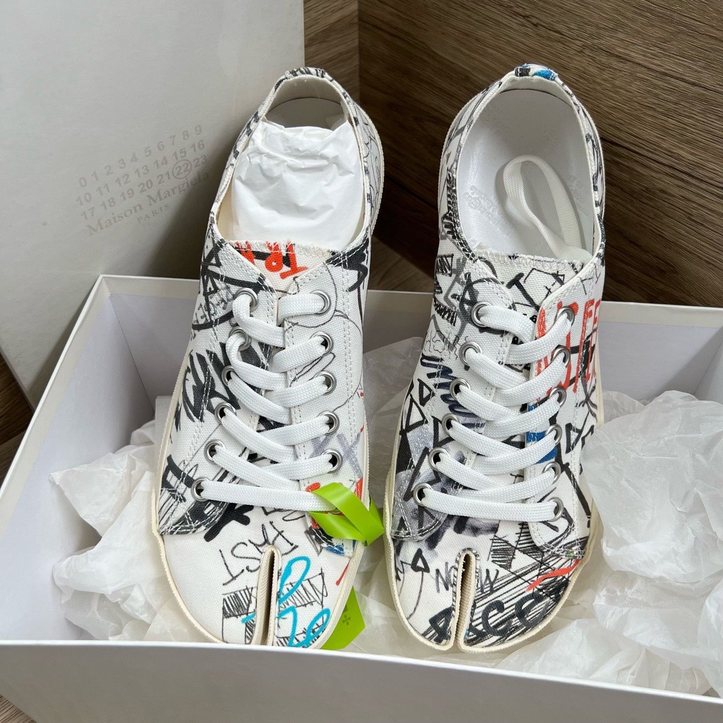 Maison Margiela Maison Margiela Graphic White Lowtop Sneakers 8 Men Size US 8 / EU 41 - 1 Thumbnail