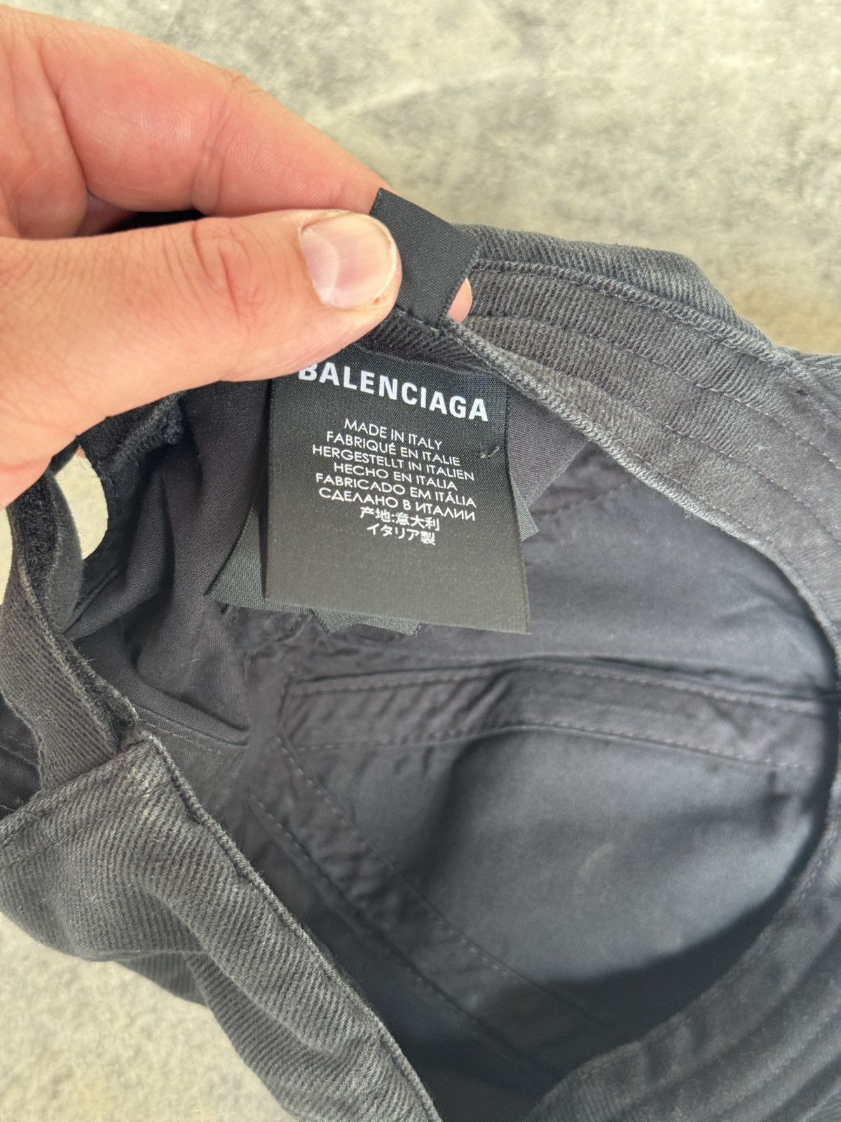 Balenciaga *RARE* BALENCIAGA 5:20 CAP HAT CHINA VALENTINE DAY DEMNA Size ONE SIZE - 7 Thumbnail