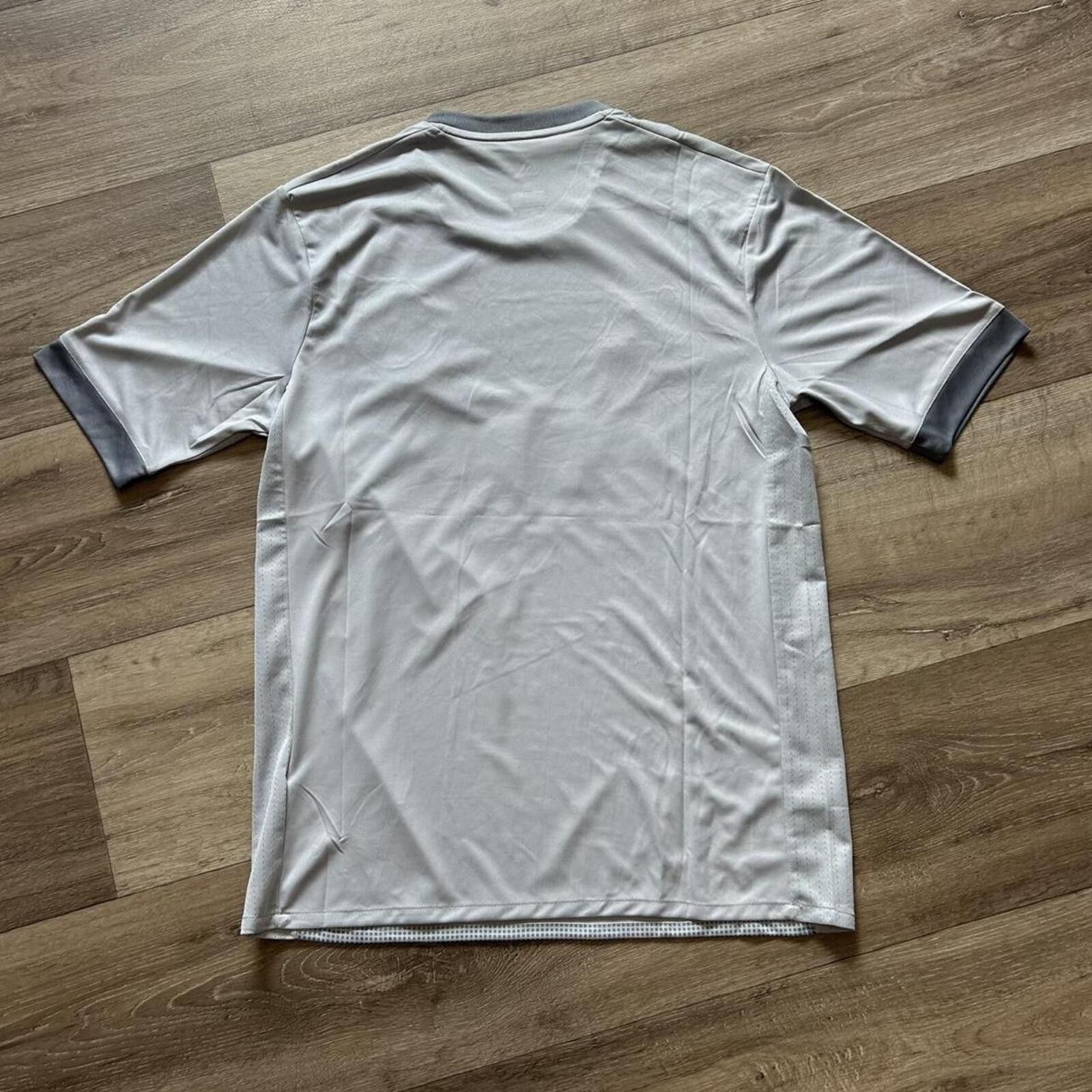 Adidas Adidas Men's Grey and Blue Tshirt Size US S / EU 44-46 / 1 - 3 Thumbnail