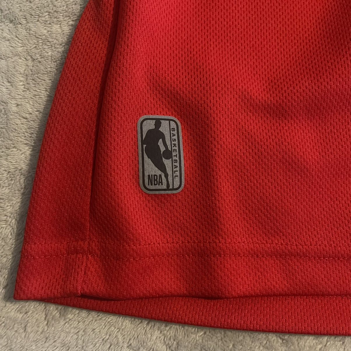 NBA NBA Basketball Mens Red Mesh Athletic Shorts Size Large Size US 32 / EU 48 - 6 Thumbnail