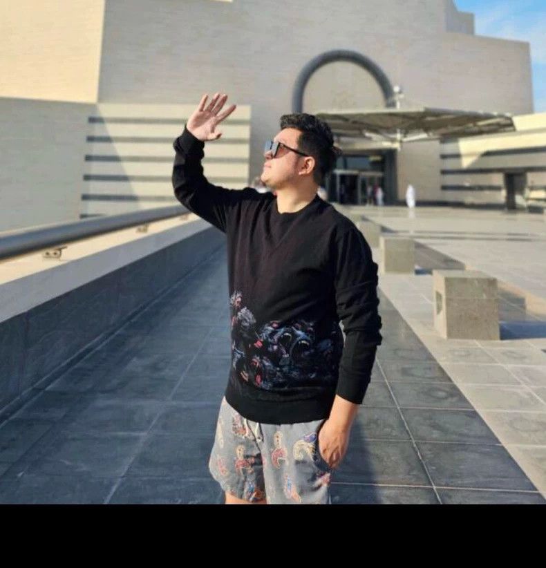 Givenchy Givenchy Black Monkey Print Sweatshirt - dmc Size US S / EU 44-46 / 1 - 1 Thumbnail