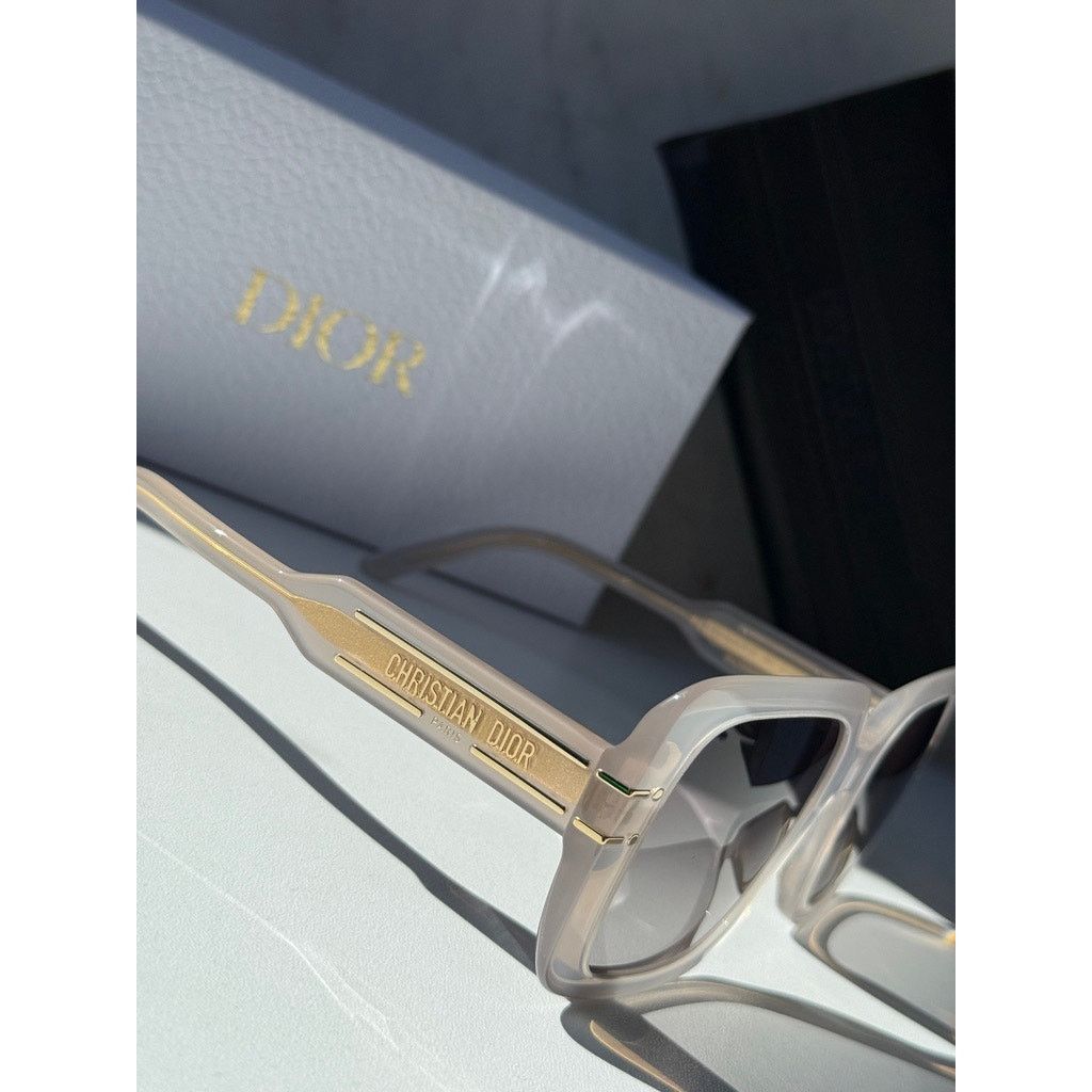 Dior NEW Dior Signature S11F Square Sunglasses in Milky White Size ONE SIZE - 4 Thumbnail