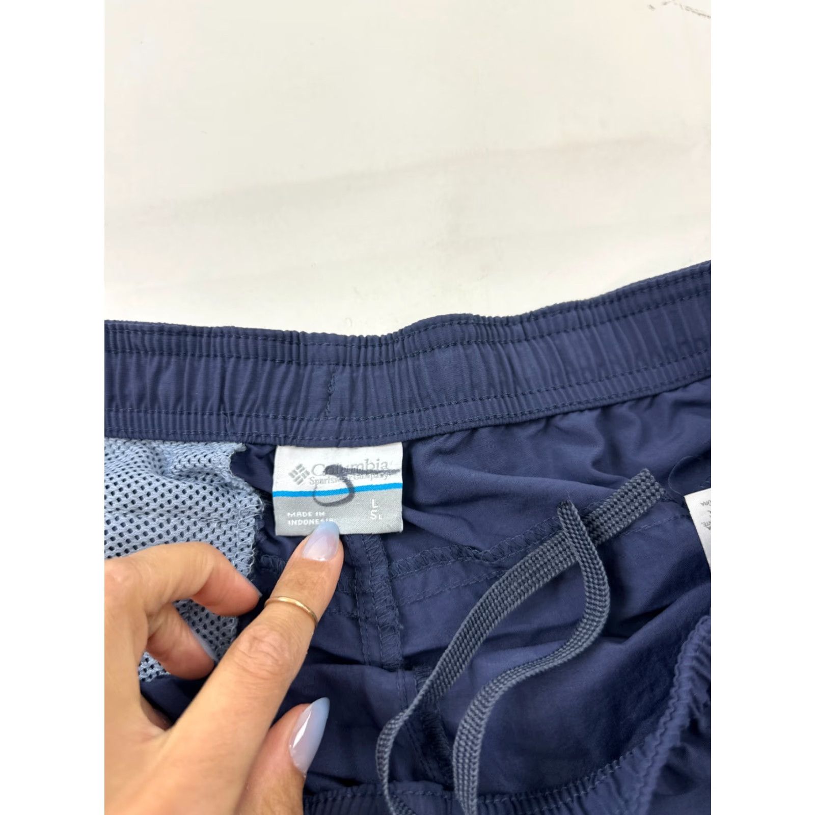 Vintage Columbia Women's Athletic Shorts Small Blue Stretch 4-Inch Inseam Activewear Outdoor Summer Size 36" / US 14 / IT 50 - 3 Thumbnail