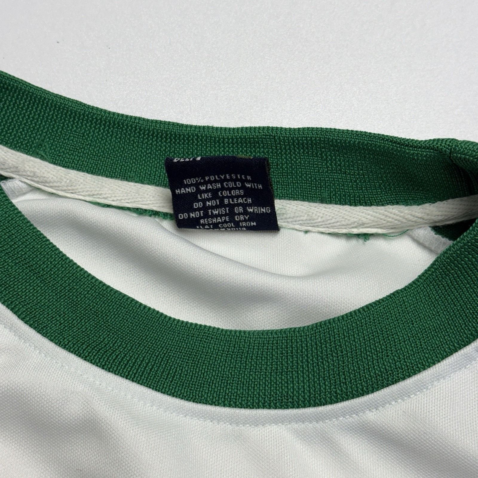 NBA Boston Celtics Basketball Jersey Mens Medium 24x30 DELF Retr Size US M / EU 48-50 / 2 - 8 Thumbnail