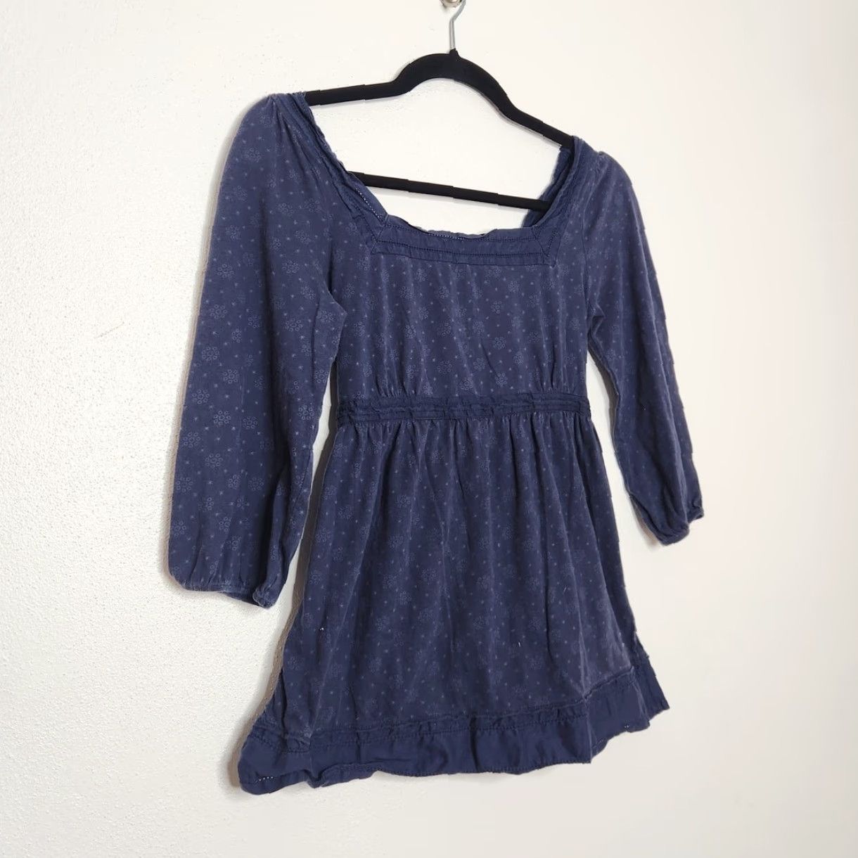 Vintage VINTAGE American Eagle T-Shirt Square Neck Tie Back Peplum Small Blue Floral Boho Y2K 90s Womens Small Blue Flowers Shirt Size S / US 4 / IT 40 - 2 Thumbnail