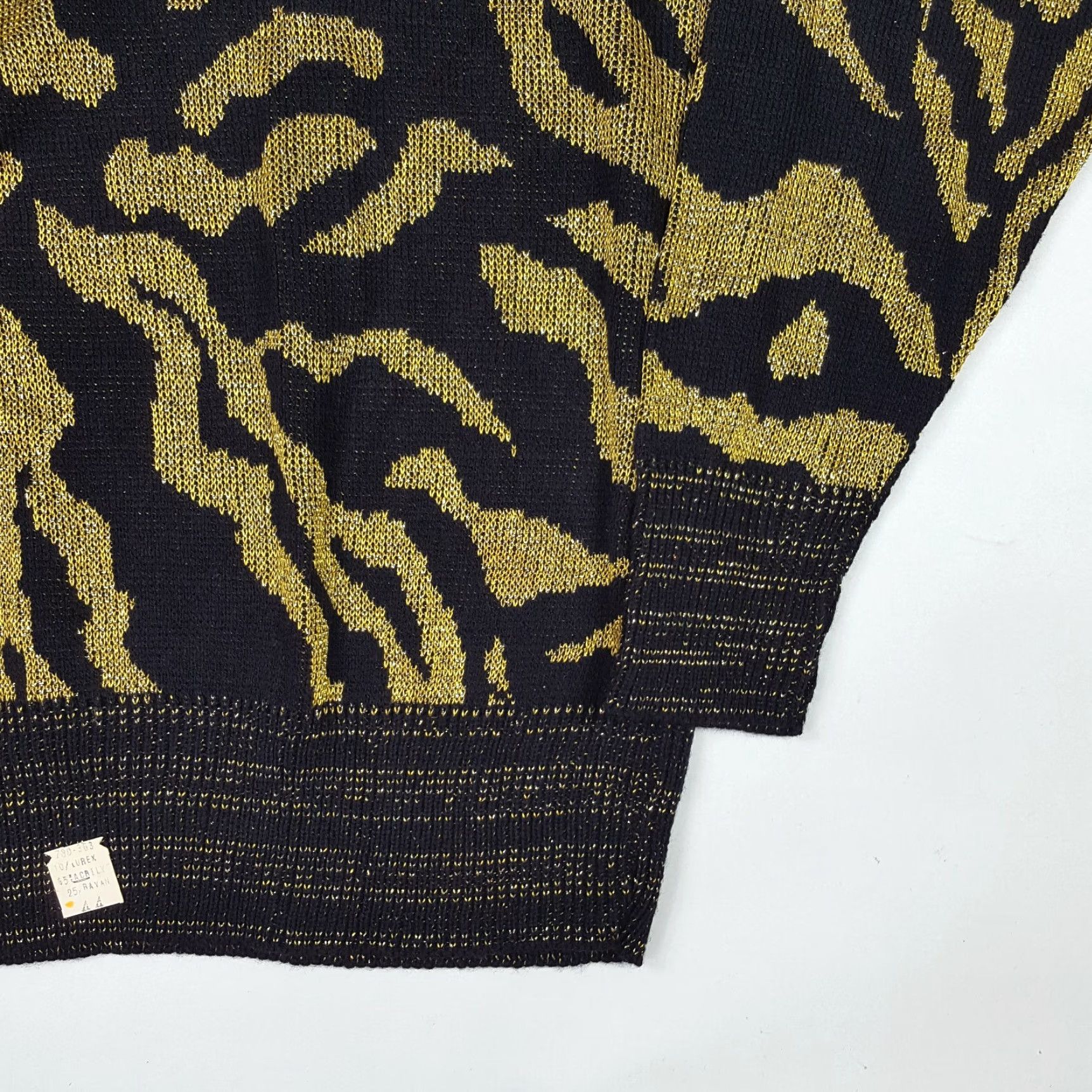 Vintage VINTAGE Shiny Gold Animal Print Women's Size M Knit Pullover Art Sweater NOS Size M / US 6-8 / IT 42-44 - 3 Thumbnail
