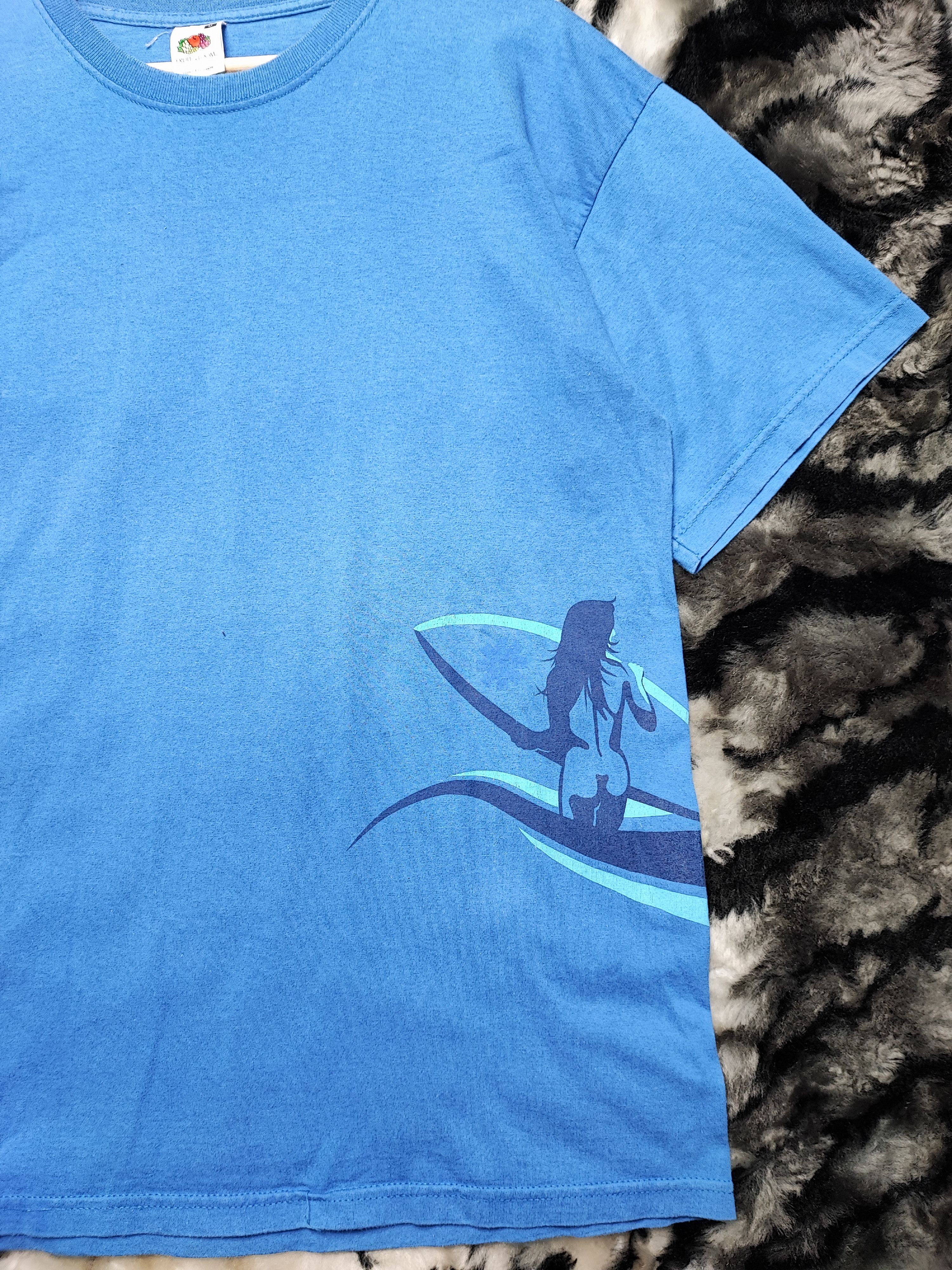 Band Tees Red Hot Chill Pepers Girl Surf Vintage Y2k Hook-Ups Size US L / EU 52-54 / 3 - 5 Thumbnail