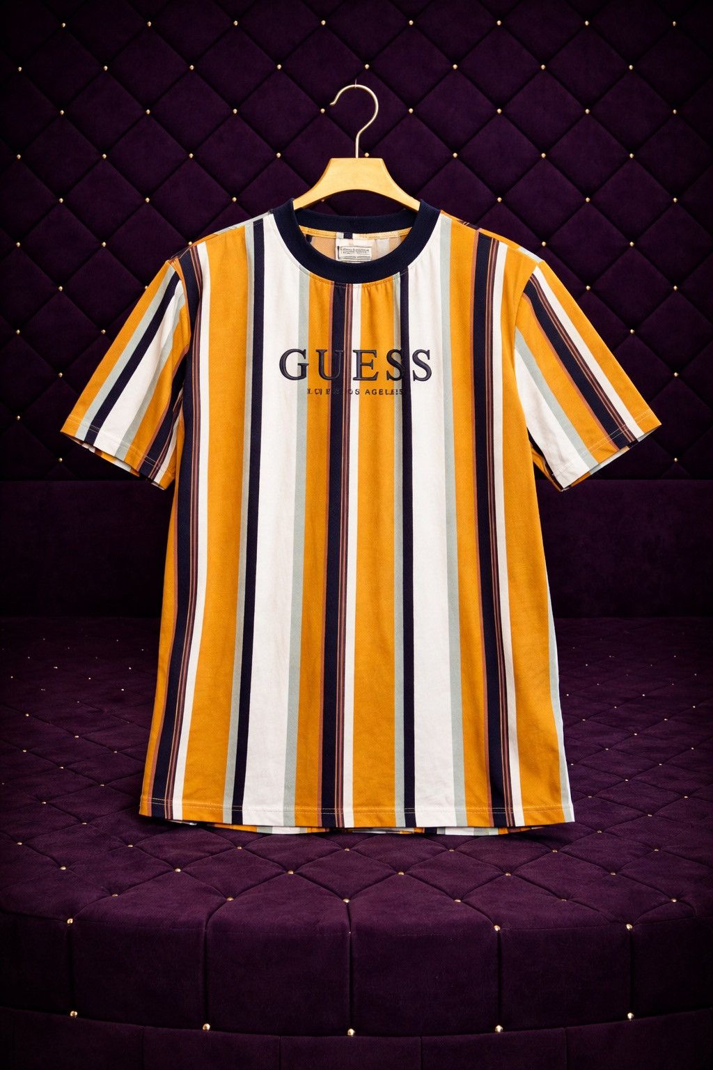 Guess GUESS VERTICAL STRIPE LOGO S/S T SHIRT Size US L / EU 52-54 / 3 - 1 Thumbnail