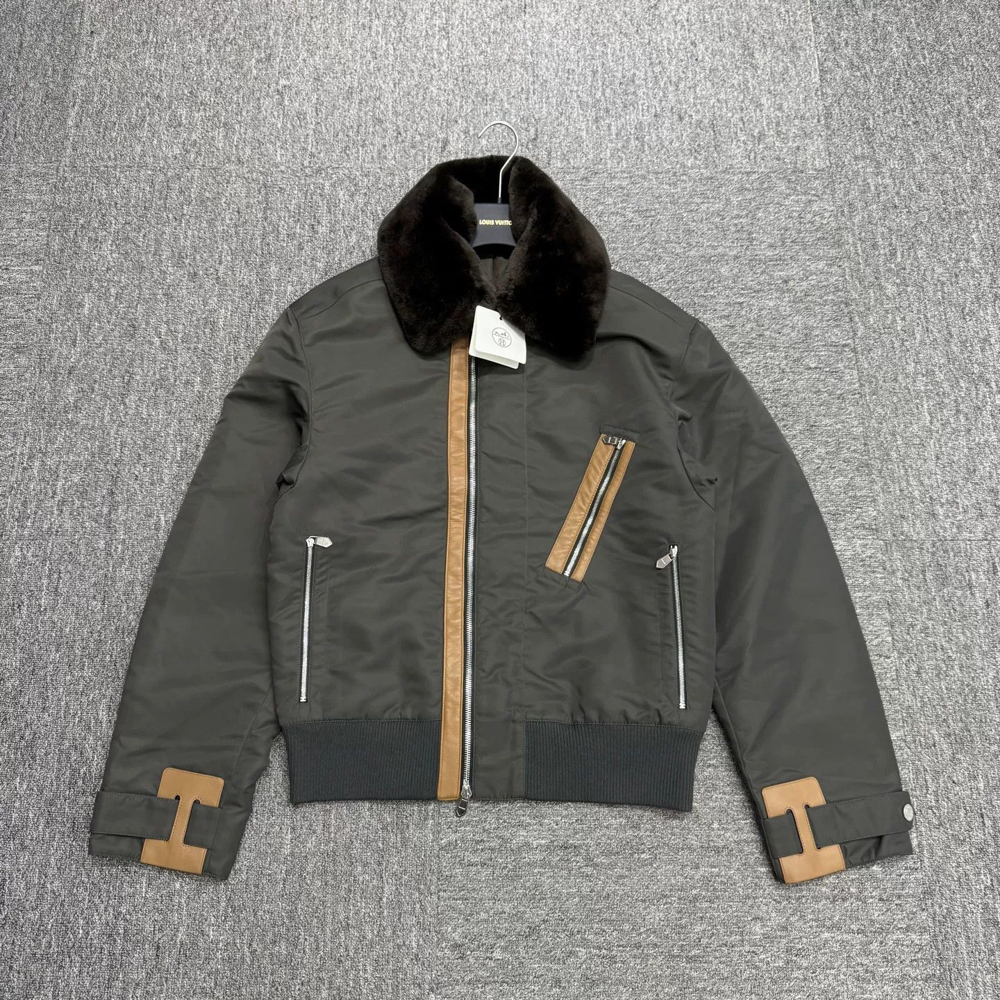 Hermes Hermes Mink Collar Bomber Jacket Size US S / EU 44-46 / 1 - 1 Thumbnail