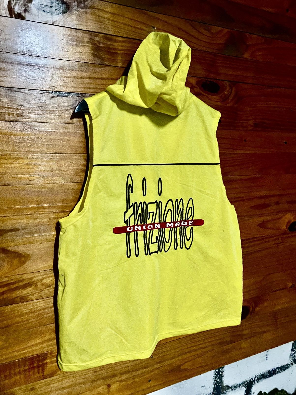 Vintage Vintage Frizione Yellow Sleeveless Hoodie Vest – Streetwear Size US L / EU 52-54 / 3 - 12 Thumbnail